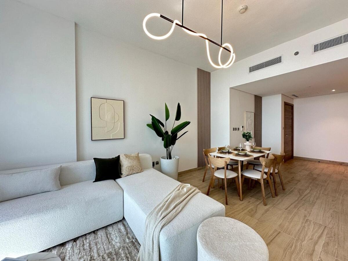 Apartment Luxueux Ammenities Tower, Sea View, Near To Dubai