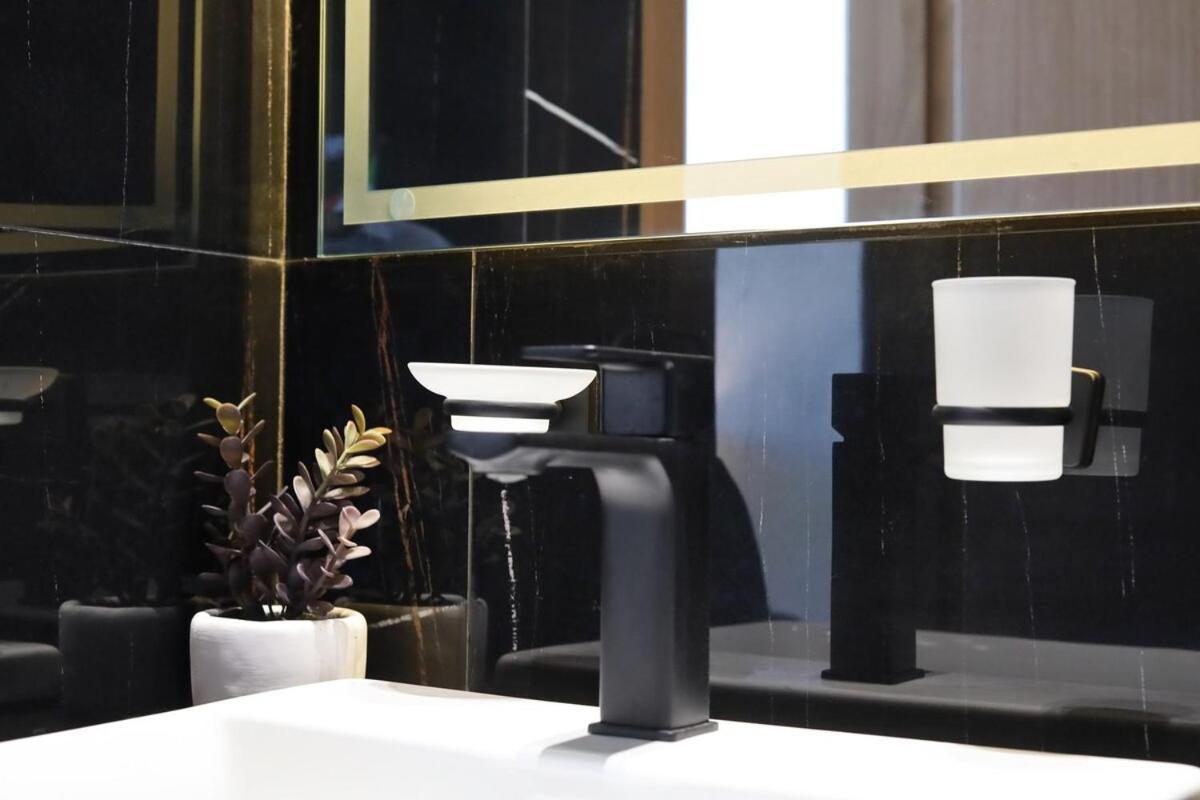 Apartment Stunning In Binghatti House *