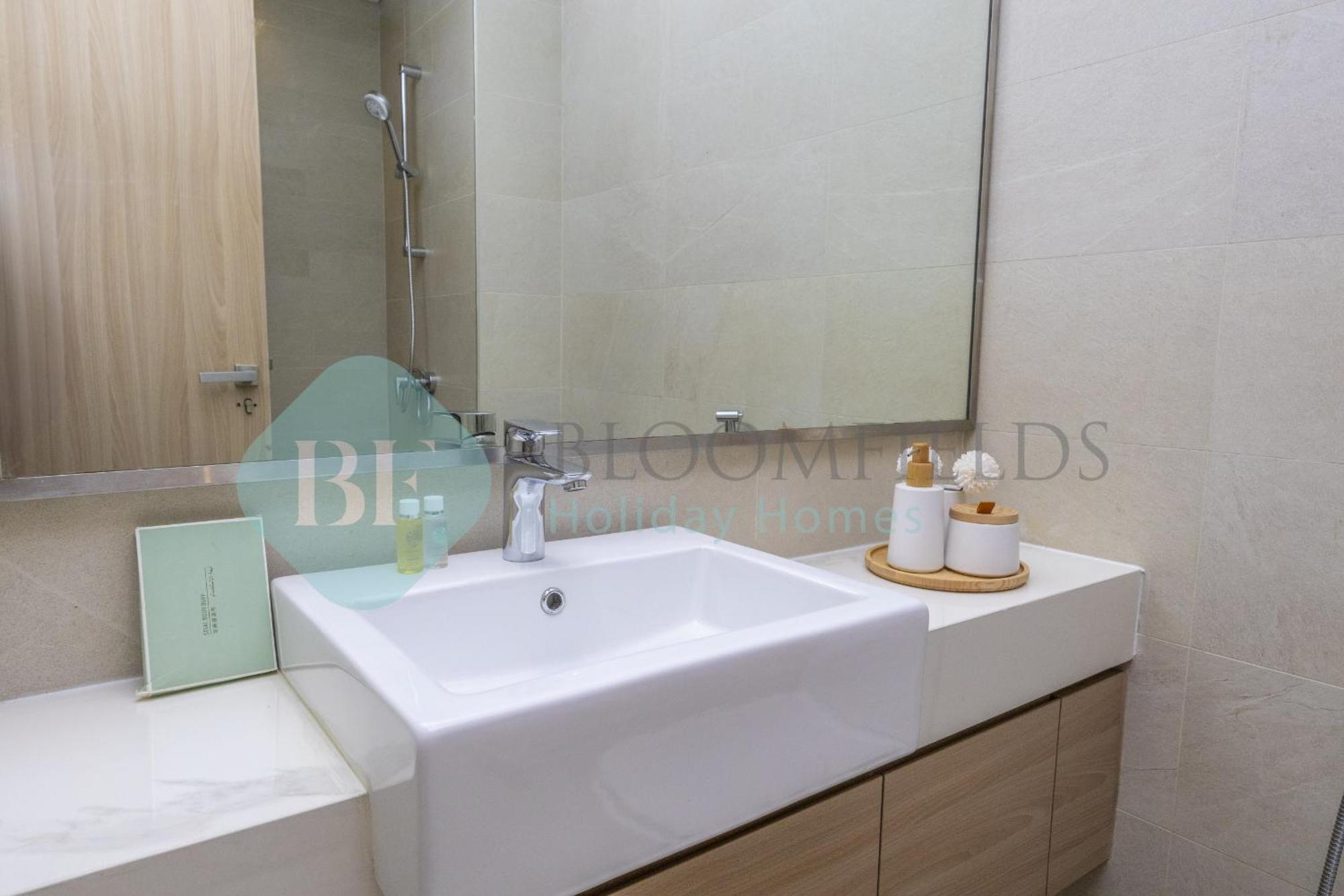 Bloomfields Cozy Stu Azizi Farhad Apartment