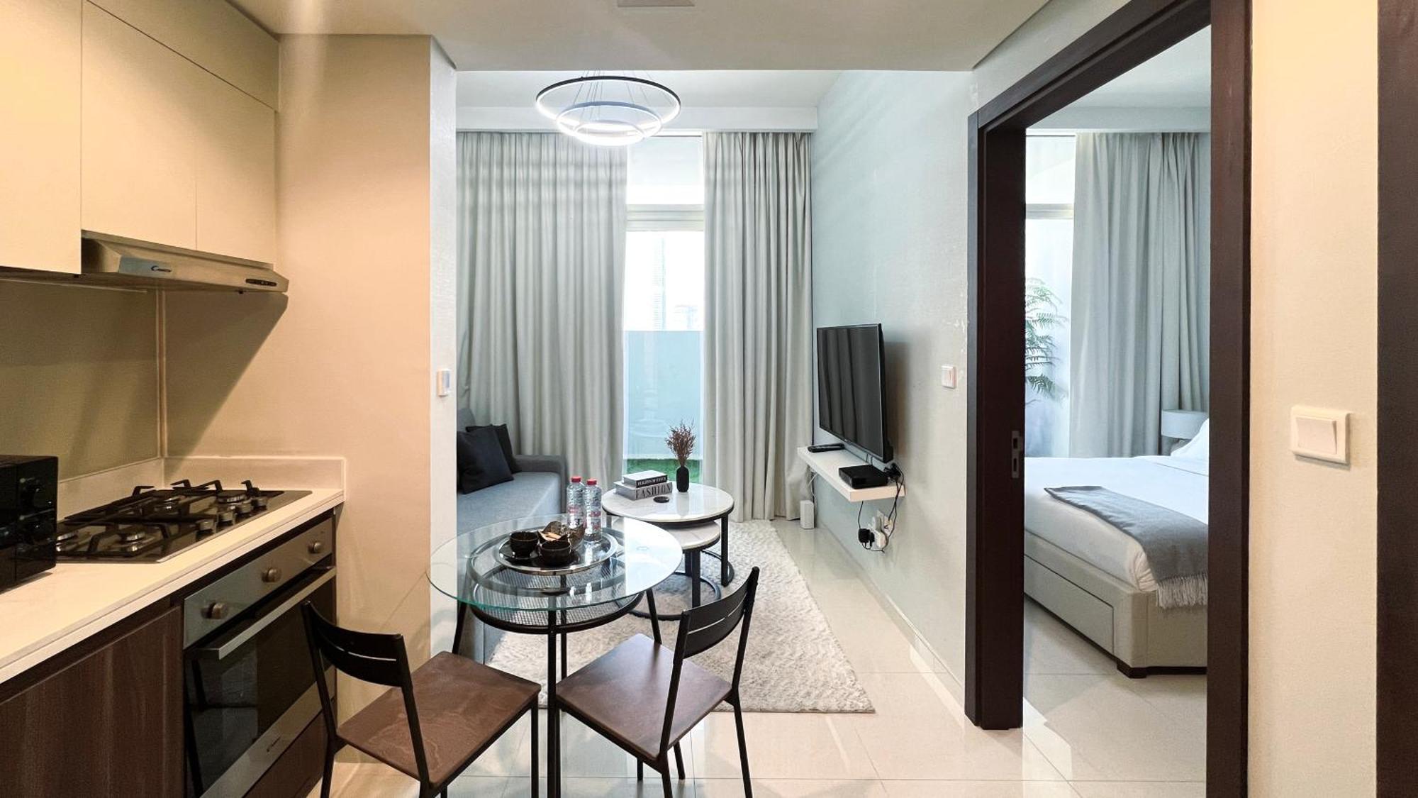 Keyrock Living - 1br Luxury With View At Reva Apartment Dubai