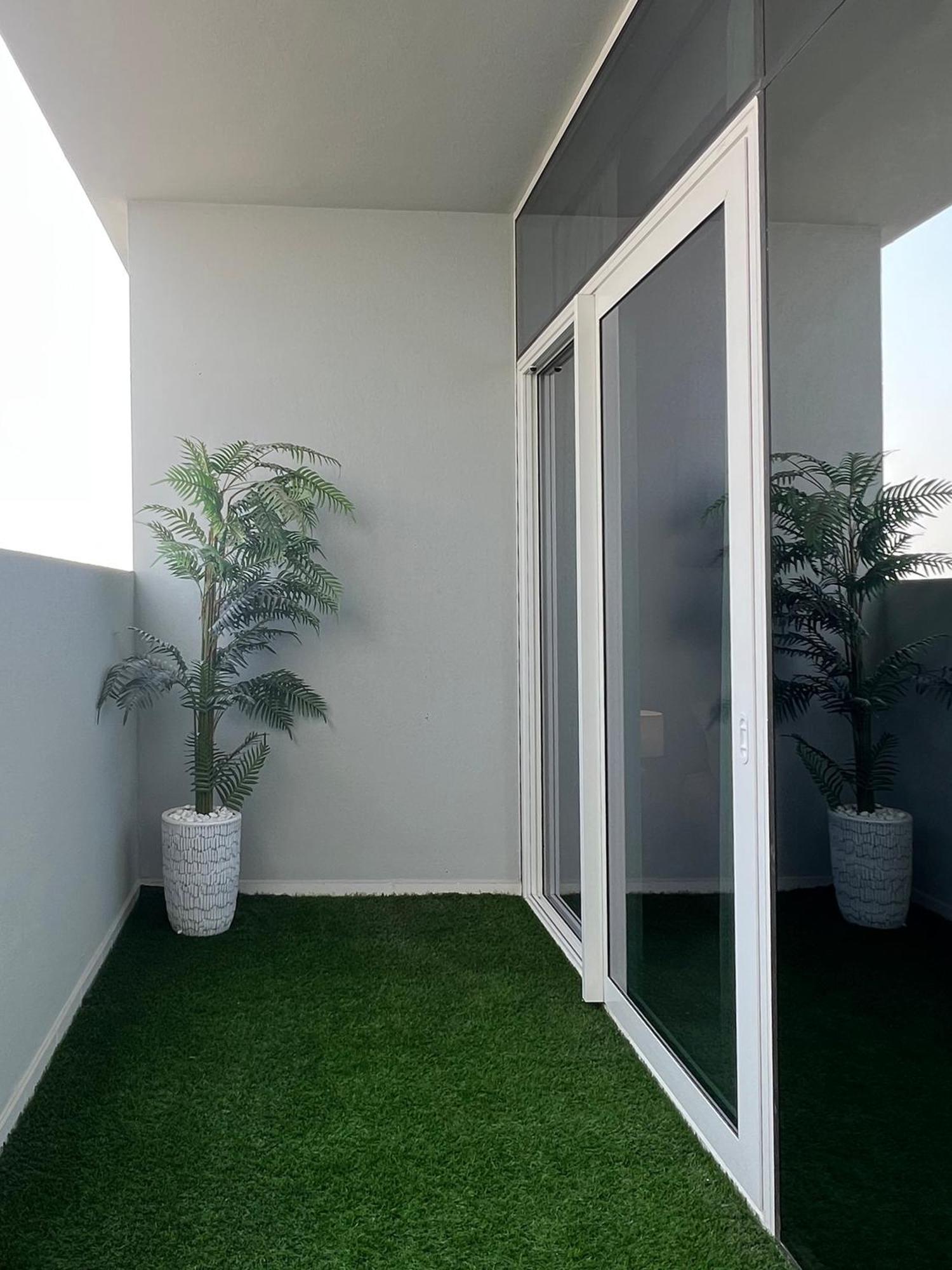 Keyrock Living - 1br Luxury With View At Reva Apartment Dubai