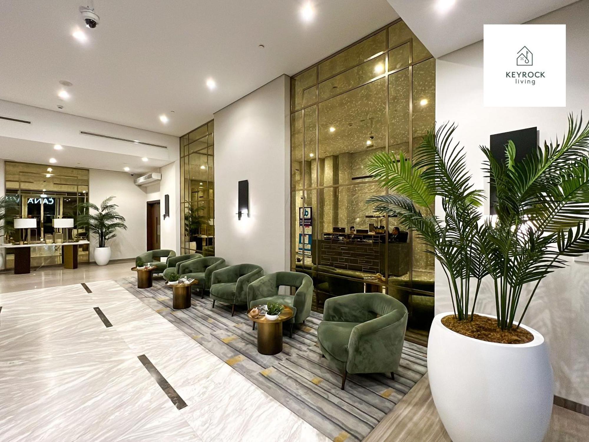 Keyrock Living - 1br Luxury With View At Reva *