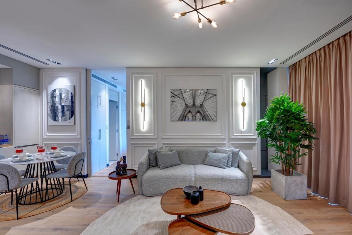 Apartment Index Tower - Premium By Radiance