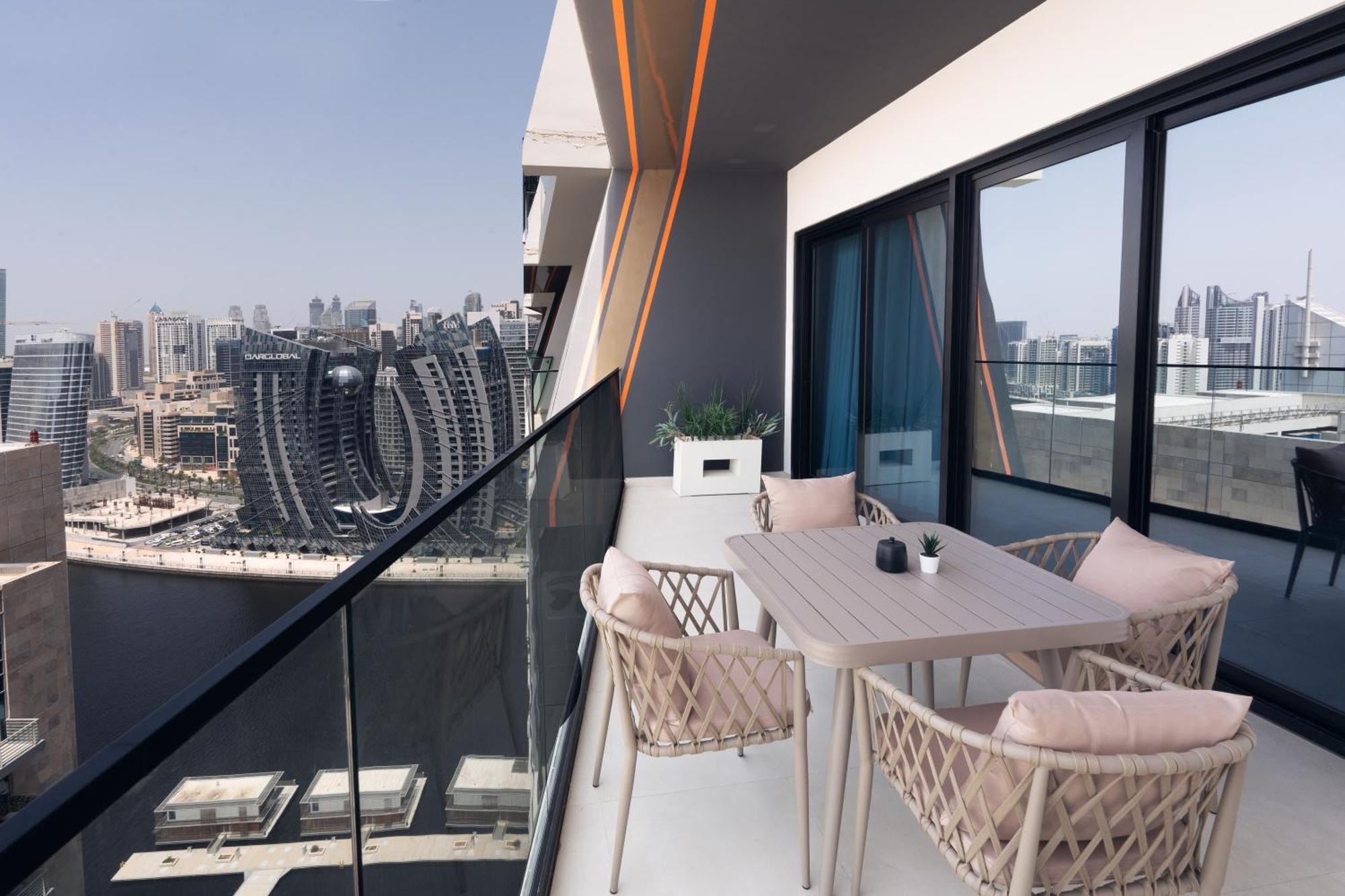 Keyrock Living - Binghatti Canal Sky Retreat *