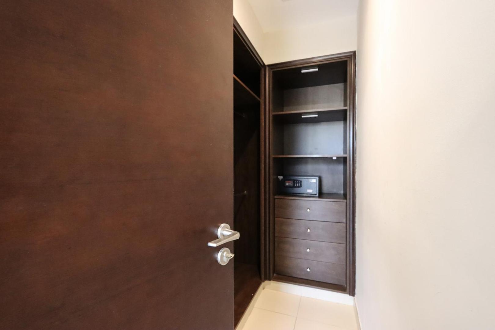 Livbnb-3br Sweet Family With Maid's Apartment Dubai