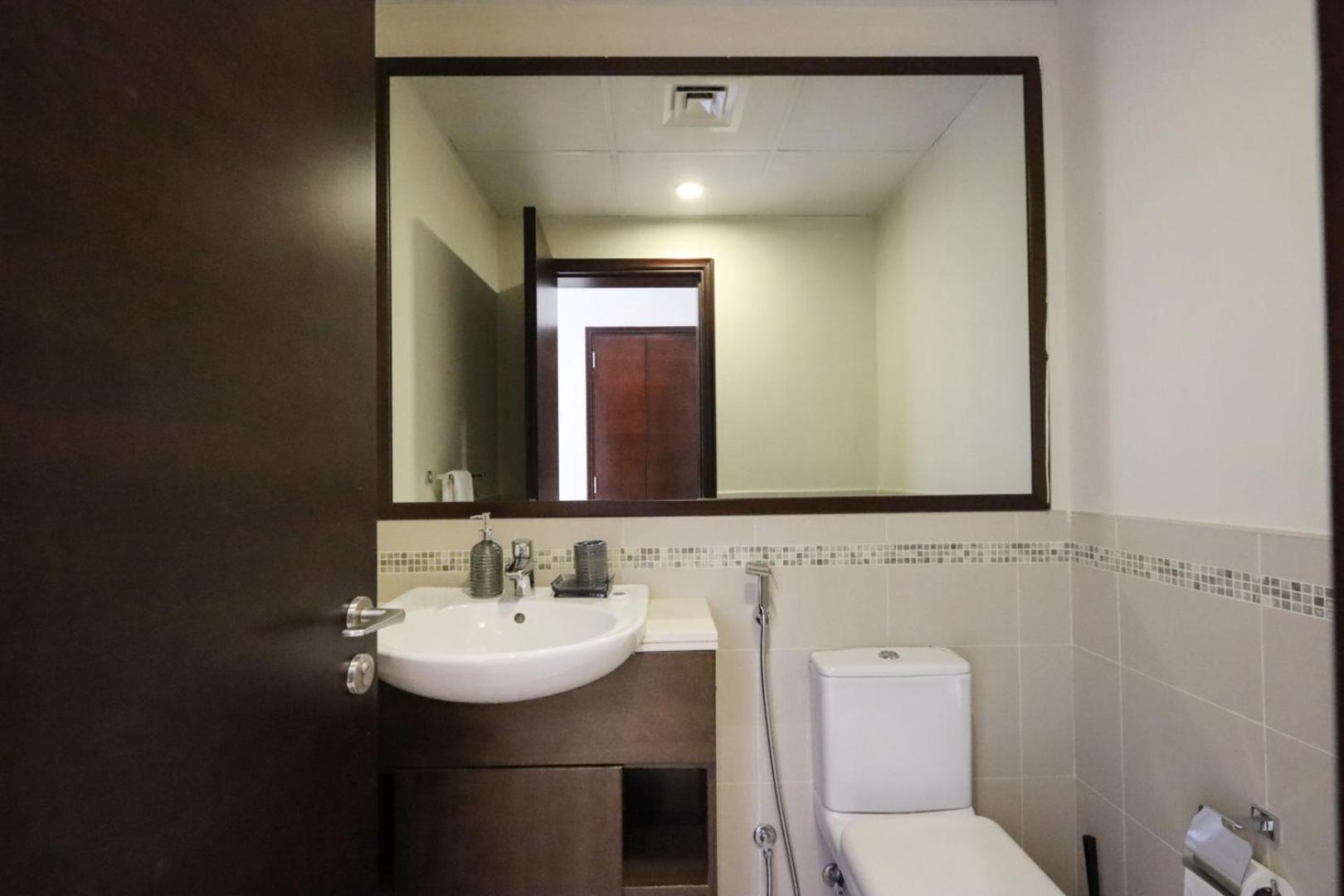 Livbnb-3br Sweet Family With Maid's Apartment Dubai
