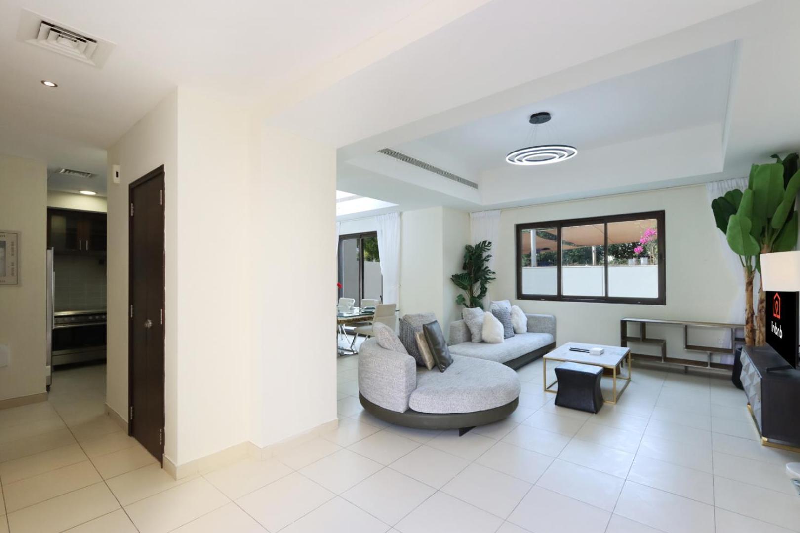 Livbnb-3br Sweet Family With Maid's Apartment
