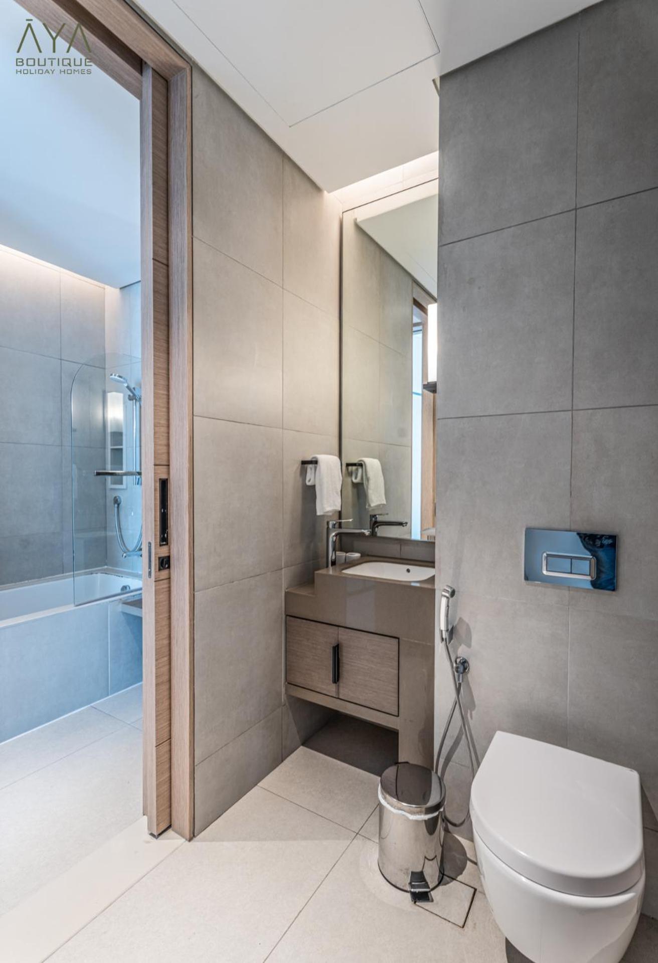 Jumeirah Gate Tower 1 - Stylish With Pool & Views Apartment