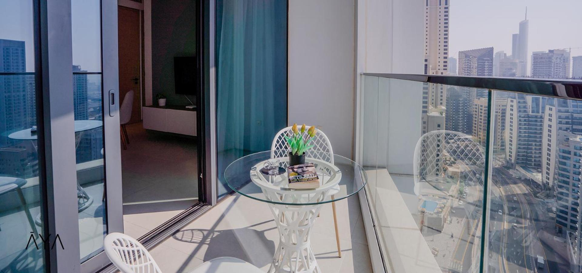 Jumeirah Gate Tower 1 - Stylish With Pool & Views Apartment Dubai