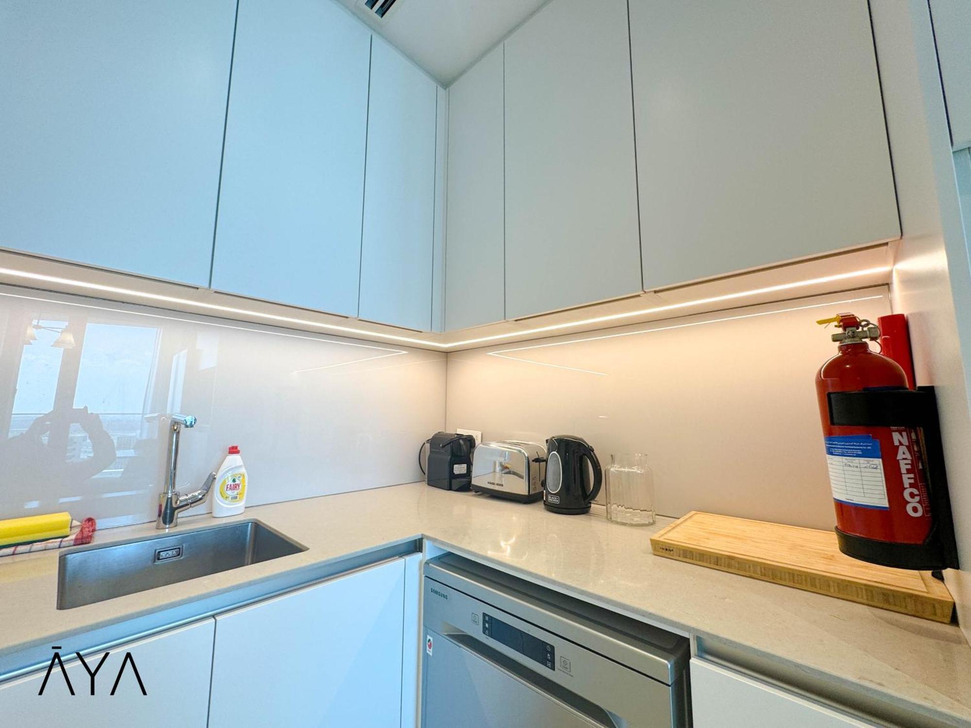 Apartment Jumeirah Gate Tower 1 - Stylish With Pool & Views