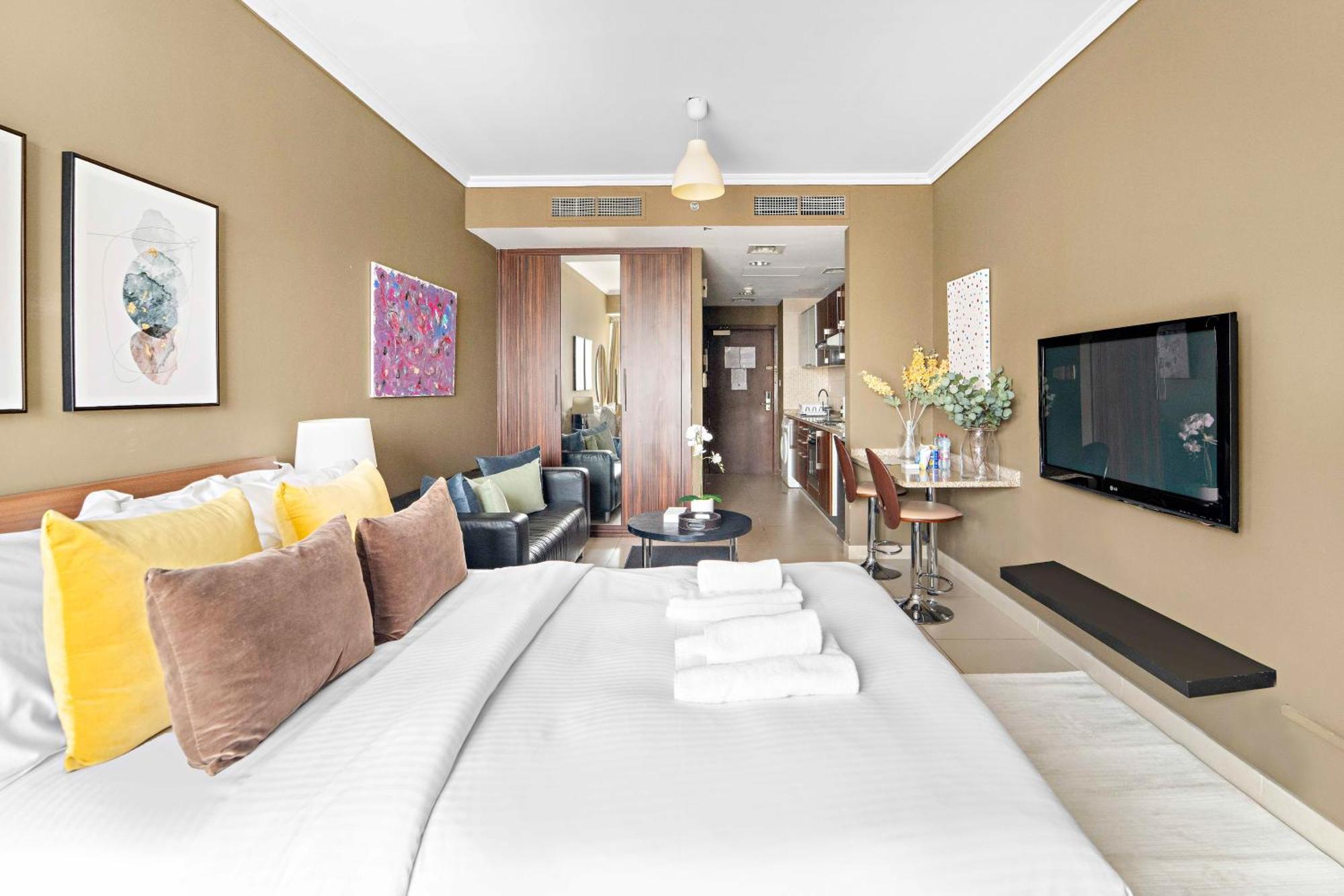 Silkhaus Spacious Near Almas West Dubai