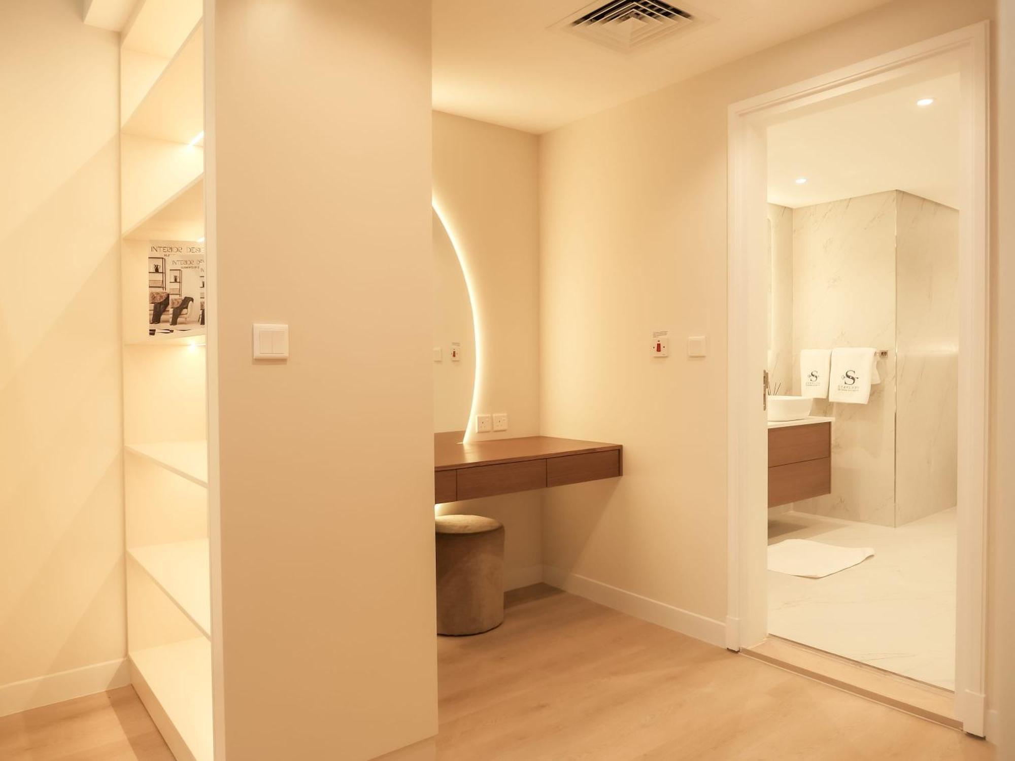 Stunning Renovated 1br At 5 Star * Dubai