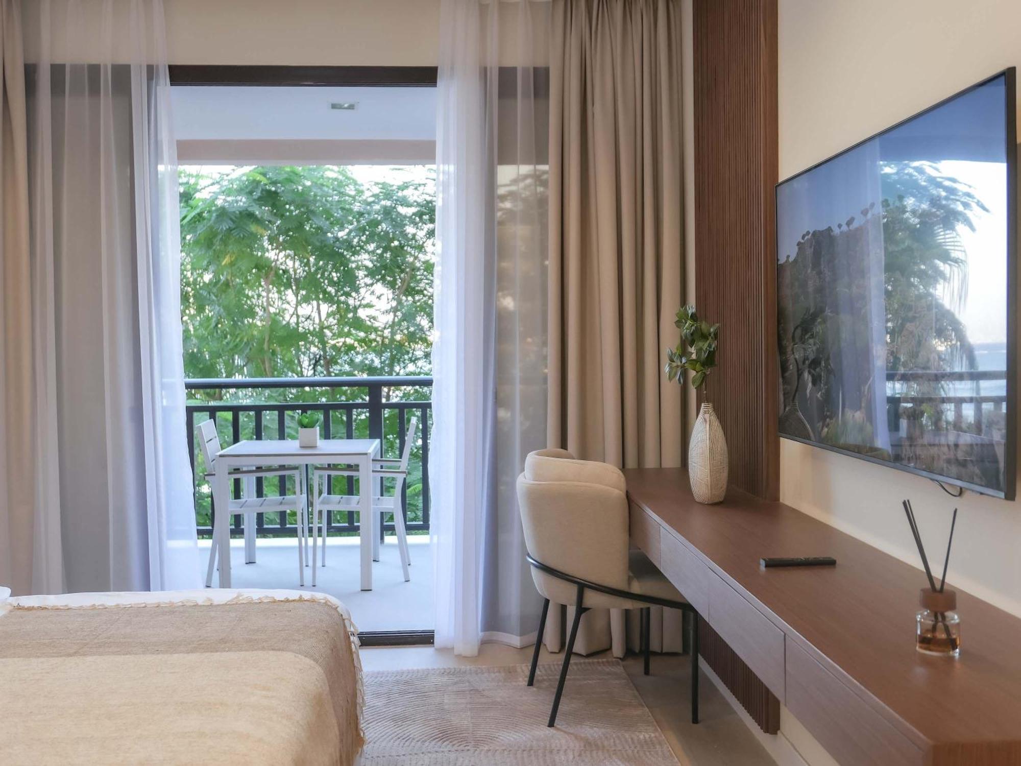 Stunning Renovated 1br At 5 Star * Dubai