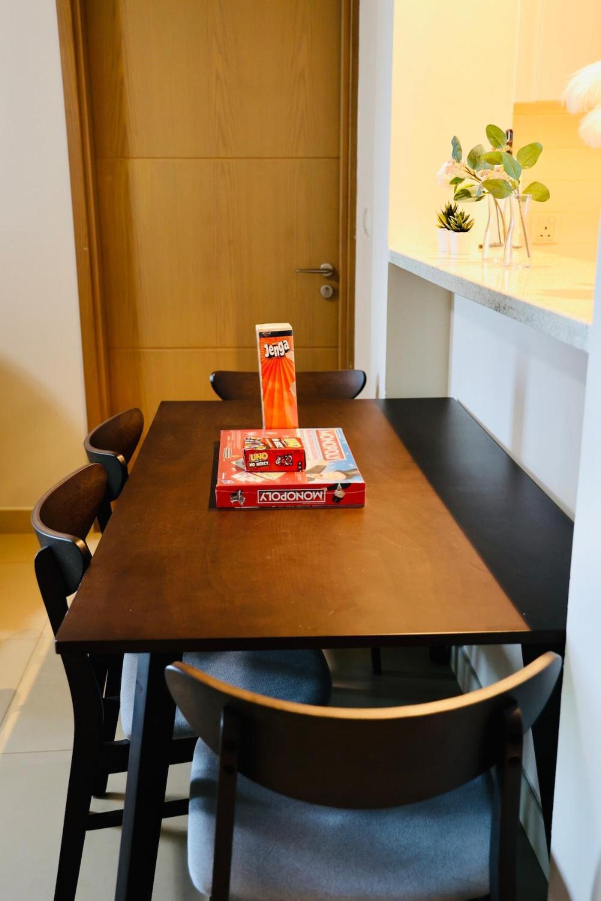 Nivis Find-burj Vista-direct Access To Mall Apartment