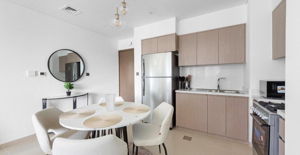 Spacious 2 Bedroom In Act1 Act 2 Downtown Apartment *