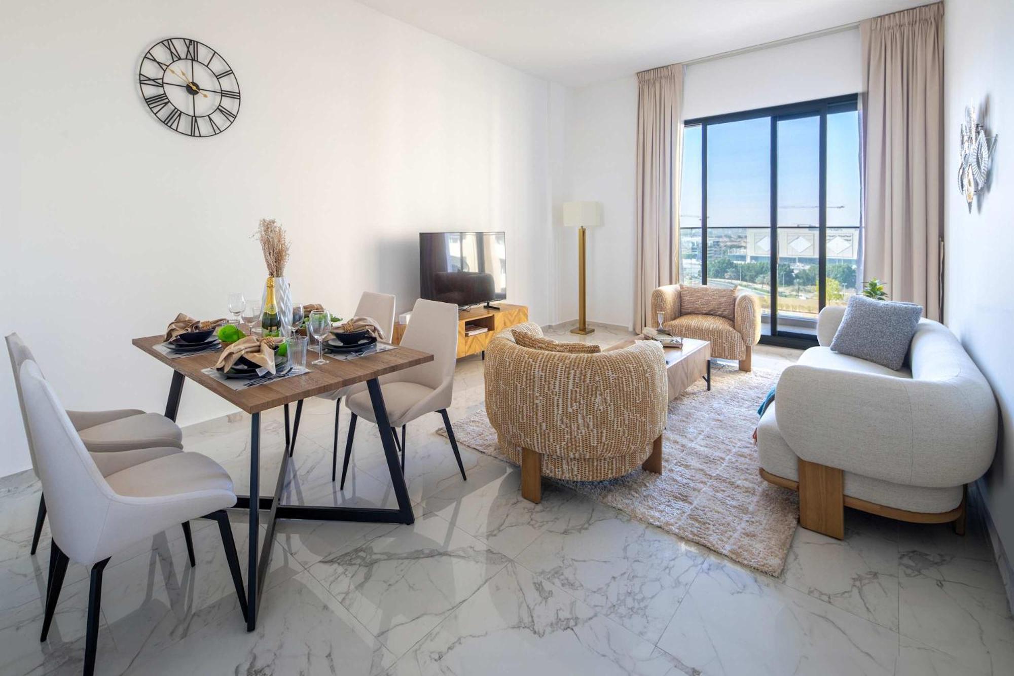 Frank Porter - Golden Dream Tower Apartment
