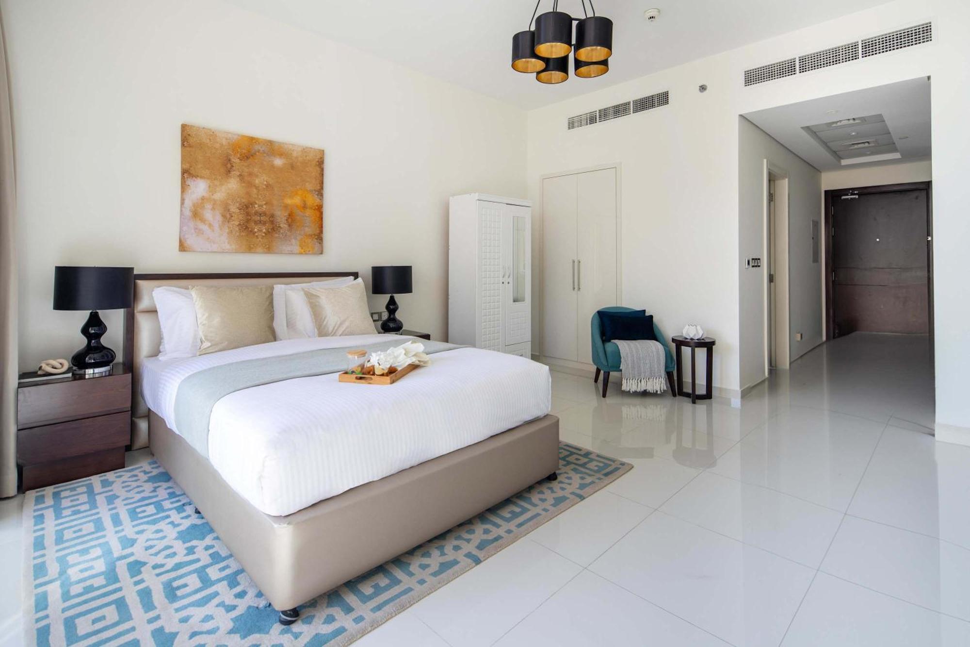 Frank Porter - Damac Ghalia Apartment *