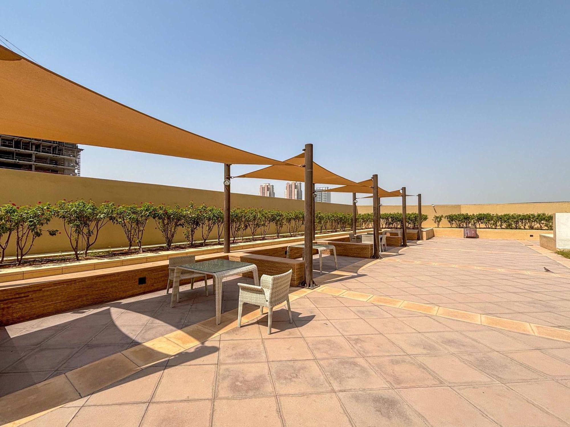 Frank Porter - Damac Ghalia Apartment Dubai