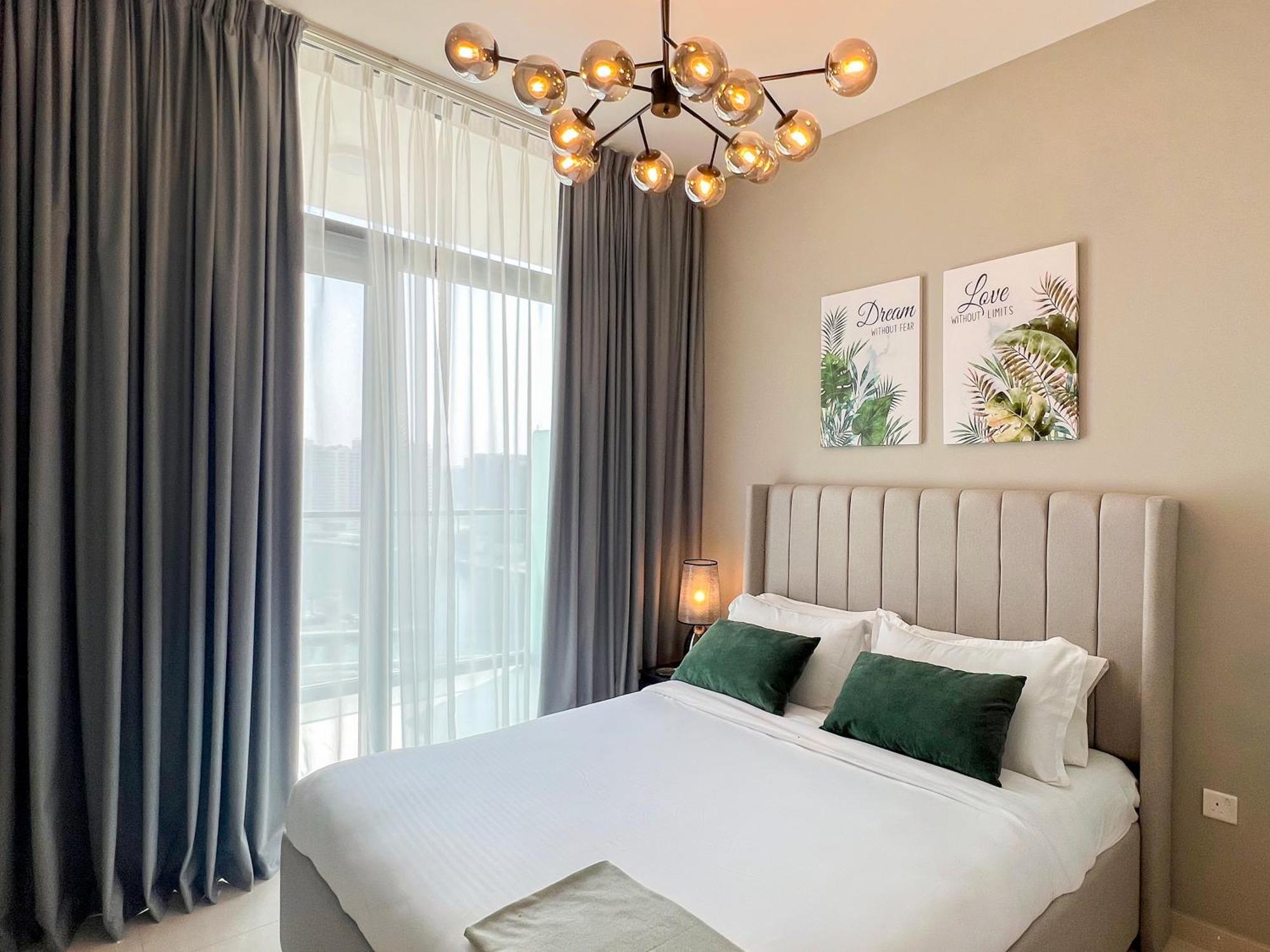 Luxurious Zada Tower Retreat By Keyrock Living Apartment Dubai