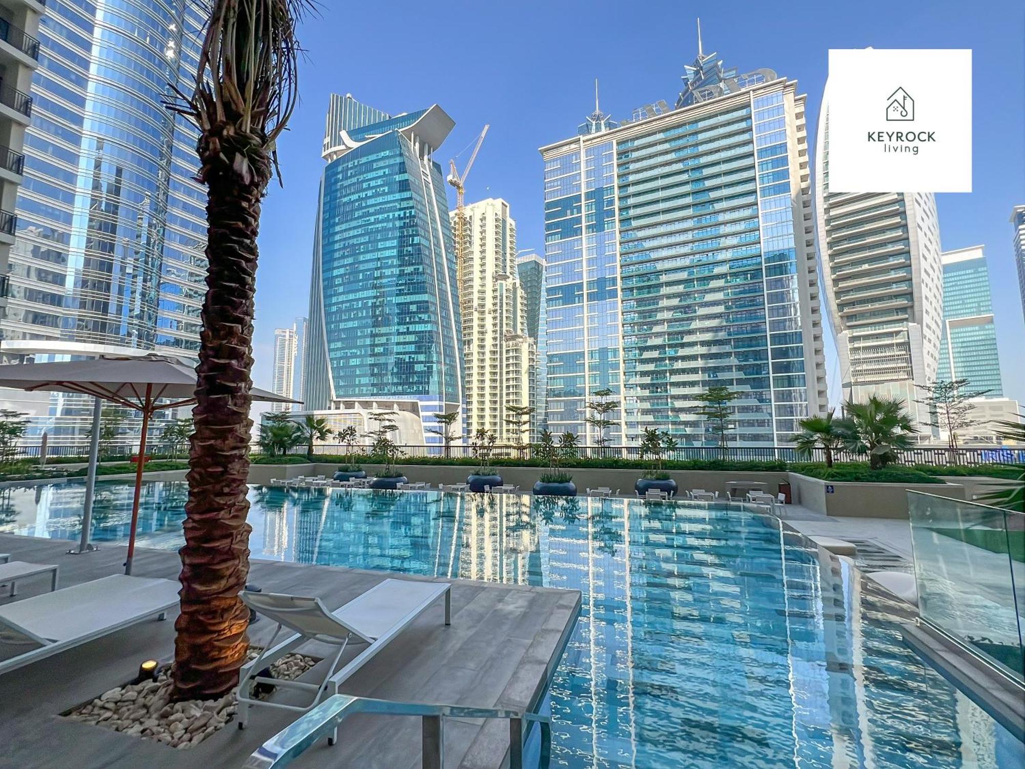 Luxurious Zada Tower Retreat By Keyrock Living * Dubai