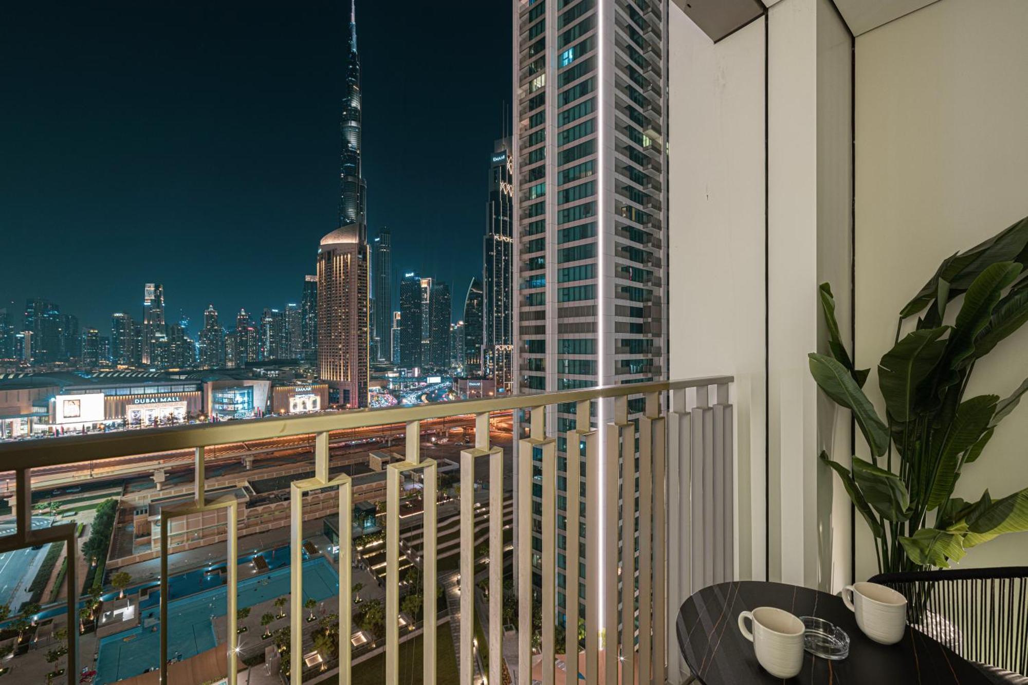 Amazing 2br Burj Khalifa View Steps Walk To Dubaimall Apartment *
