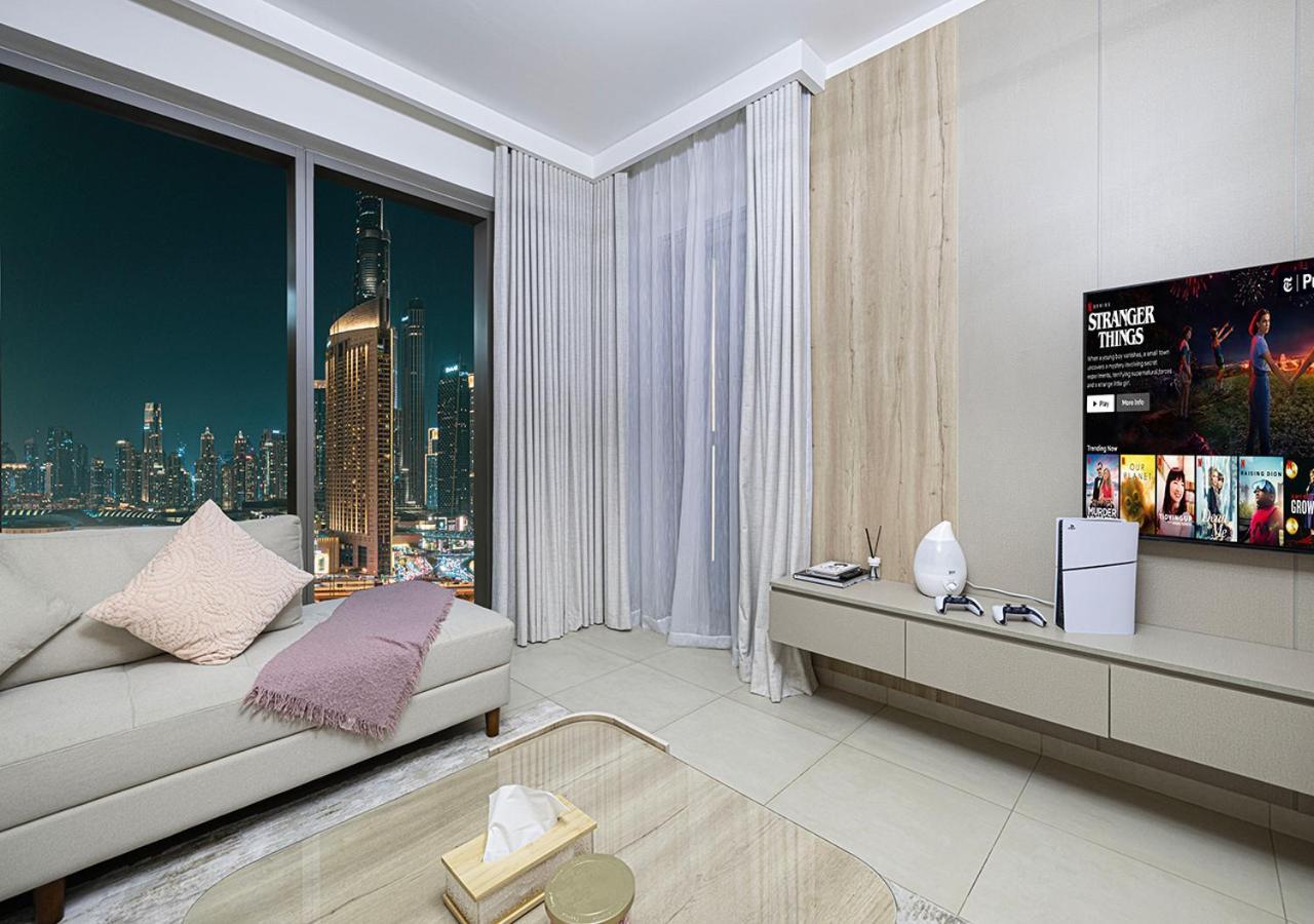 Amazing 2br Burj Khalifa View Steps Walk To Dubaimall *