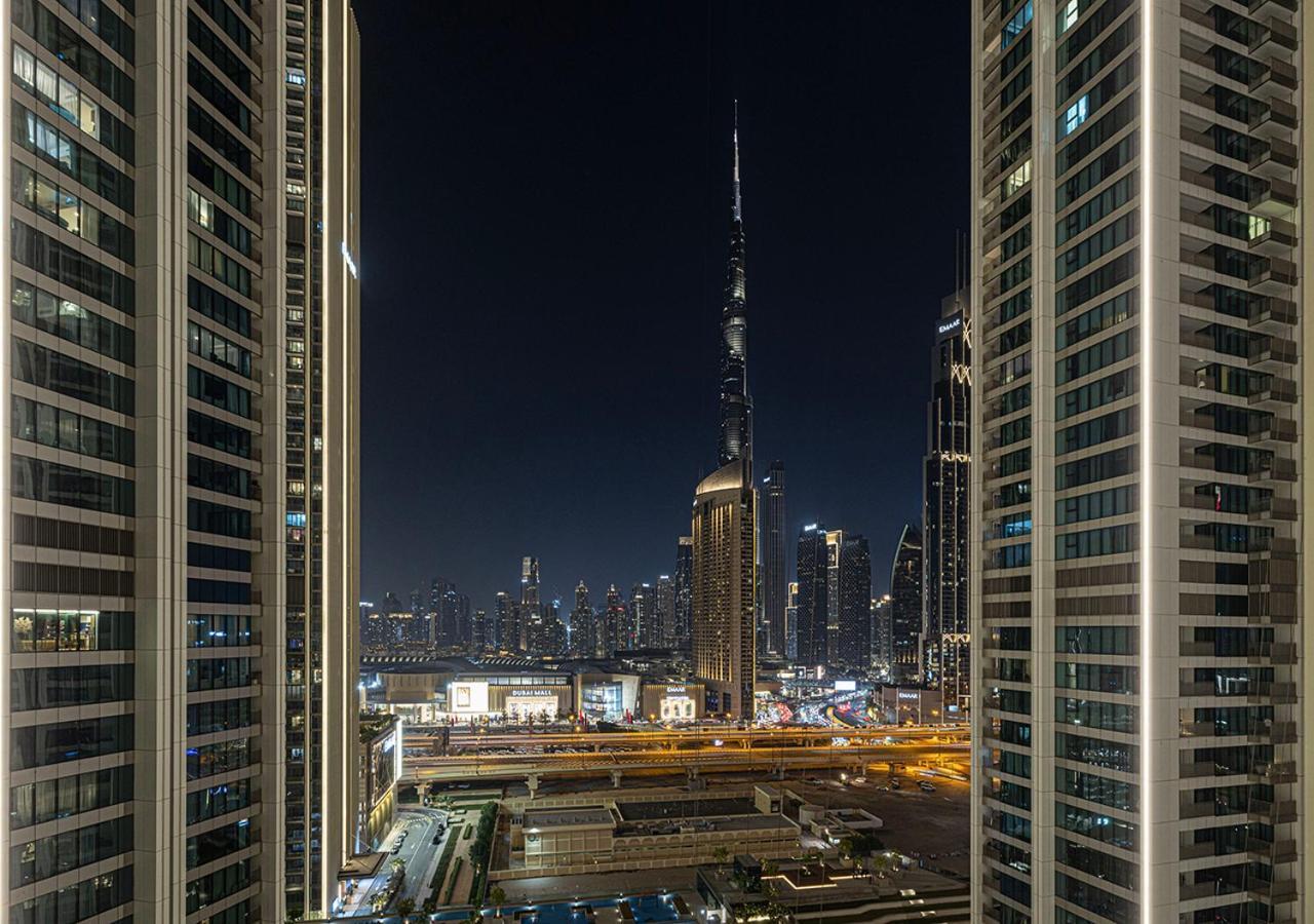 Amazing 2br Burj Khalifa View Steps Walk To Dubaimall