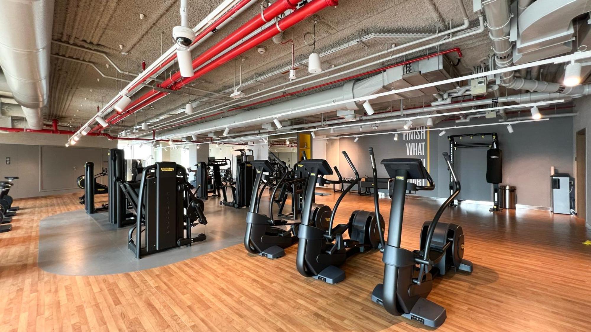 Amazing 2br Burj Khalifa View Steps Walk To Dubaimall Dubai