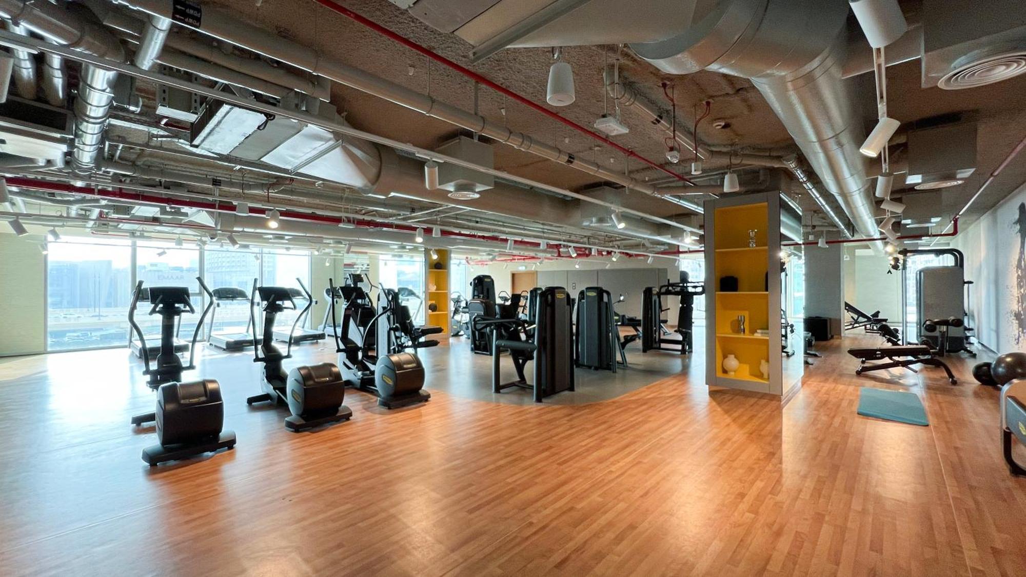 Amazing 2br Burj Khalifa View Steps Walk To Dubaimall *