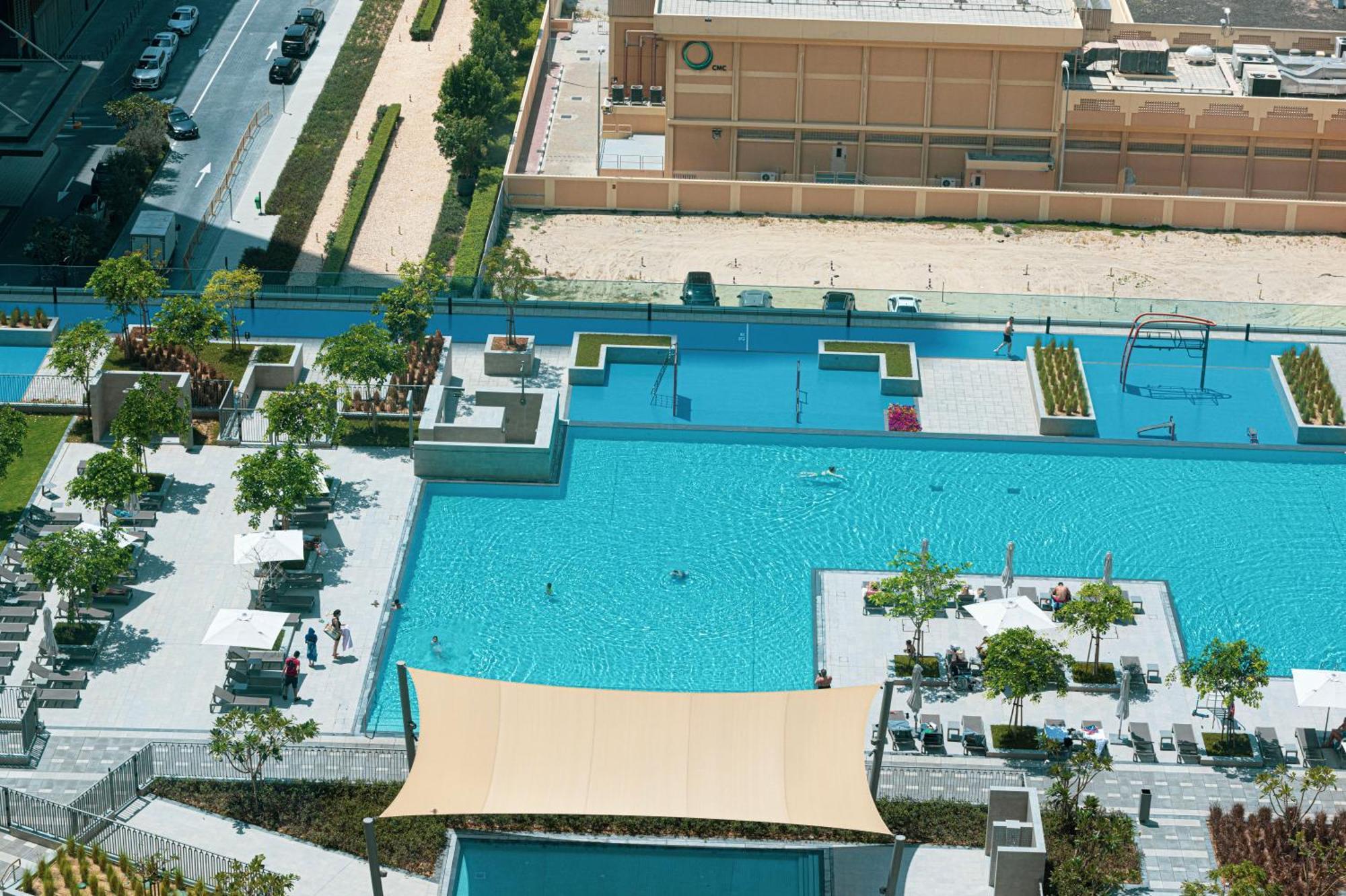 Amazing 2br Burj Khalifa View Steps Walk To Dubaimall *