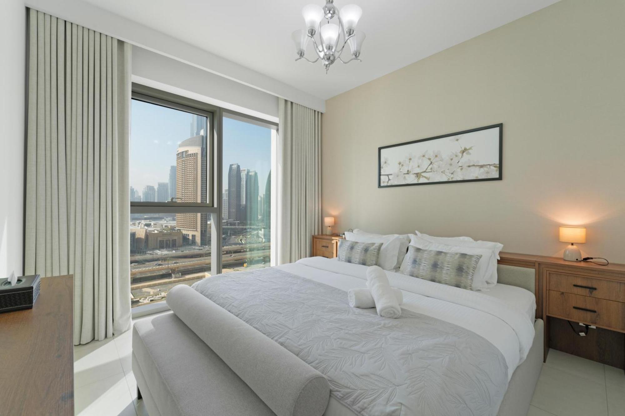 Amazing 2br Burj Khalifa View Steps Walk To Dubaimall Dubai