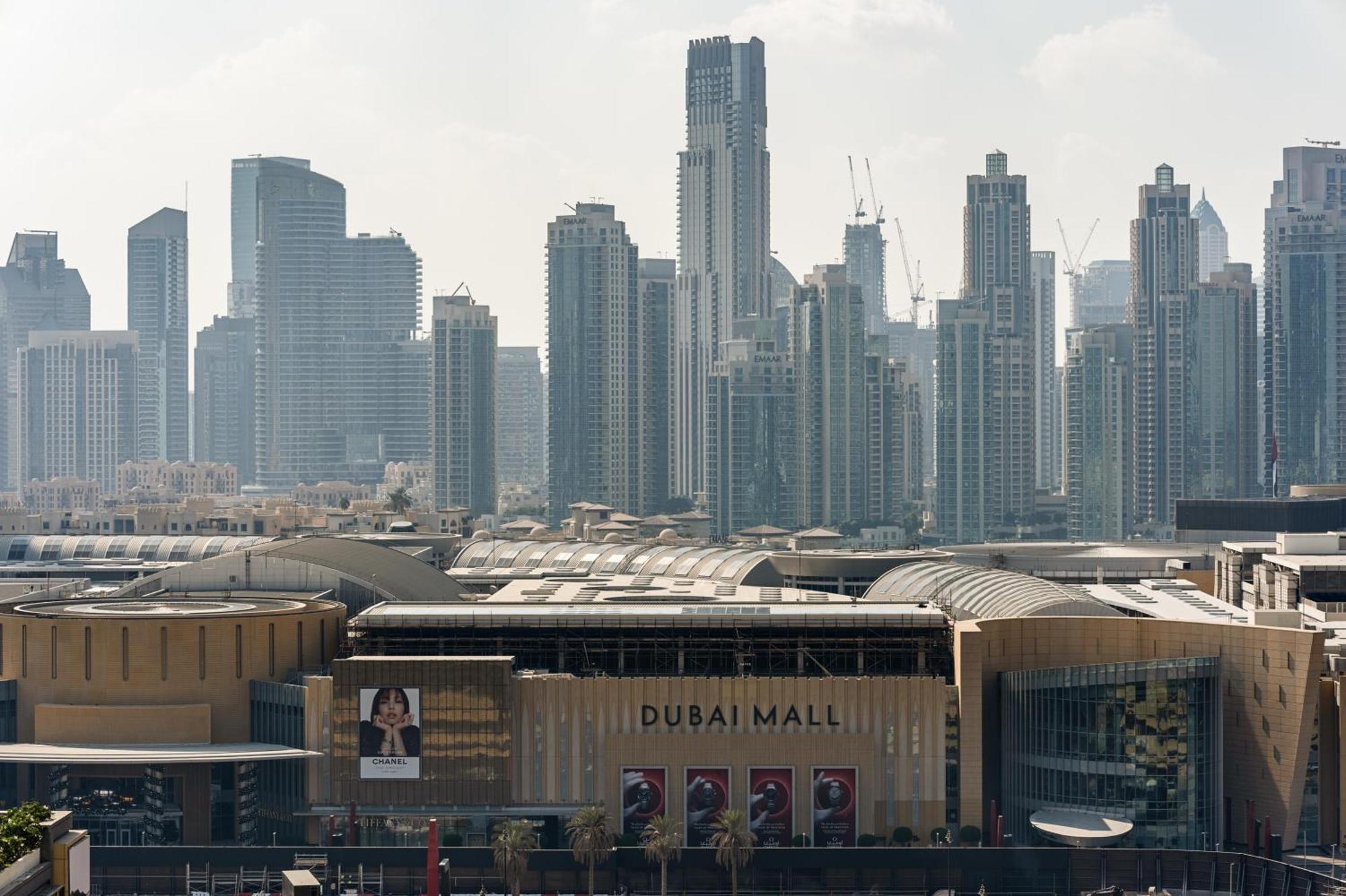 Amazing 2br Burj Khalifa View Steps Walk To Dubaimall Apartment