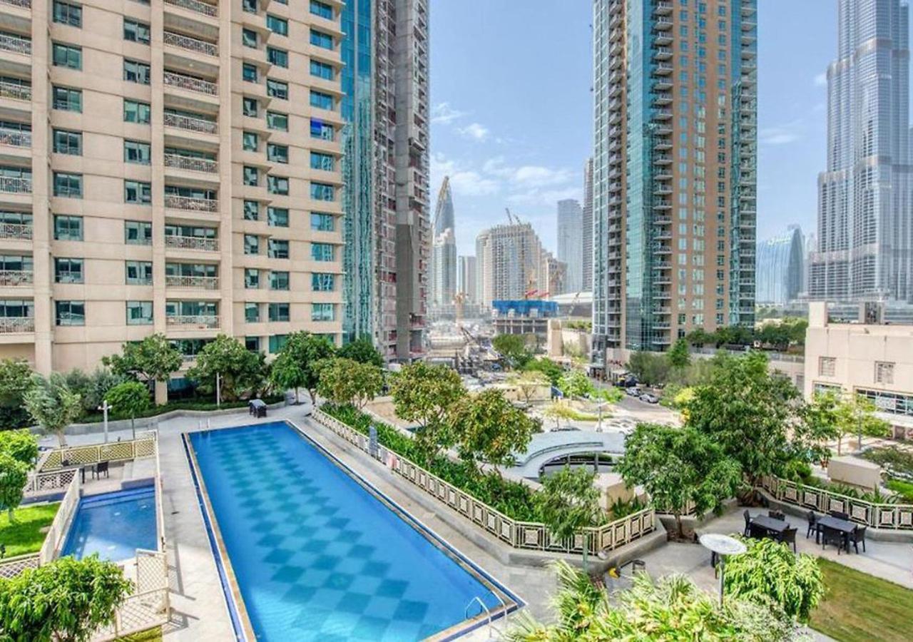Signature Burj Khalifa View Residence *