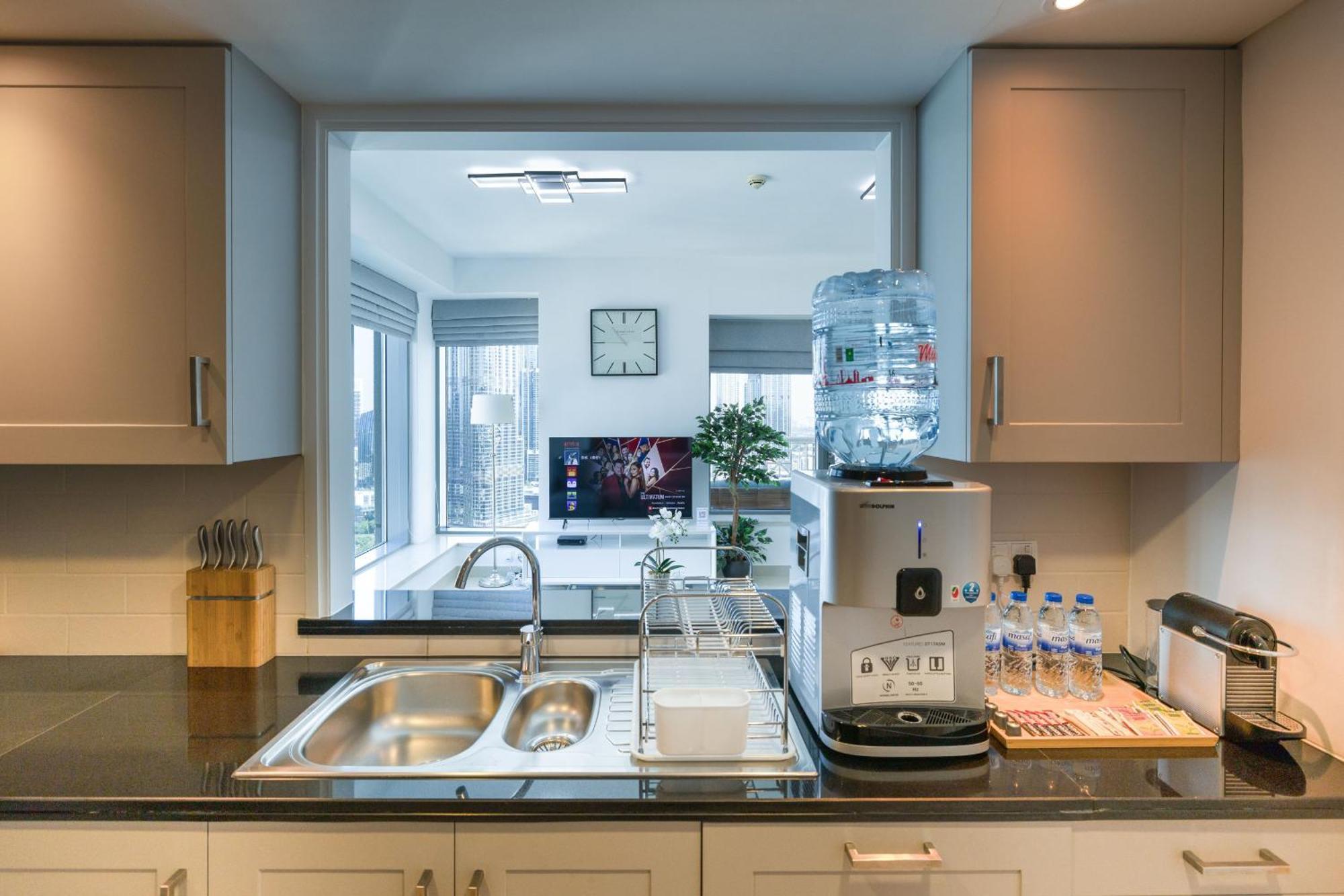 Signature Burj Khalifa View Residence Apartment *