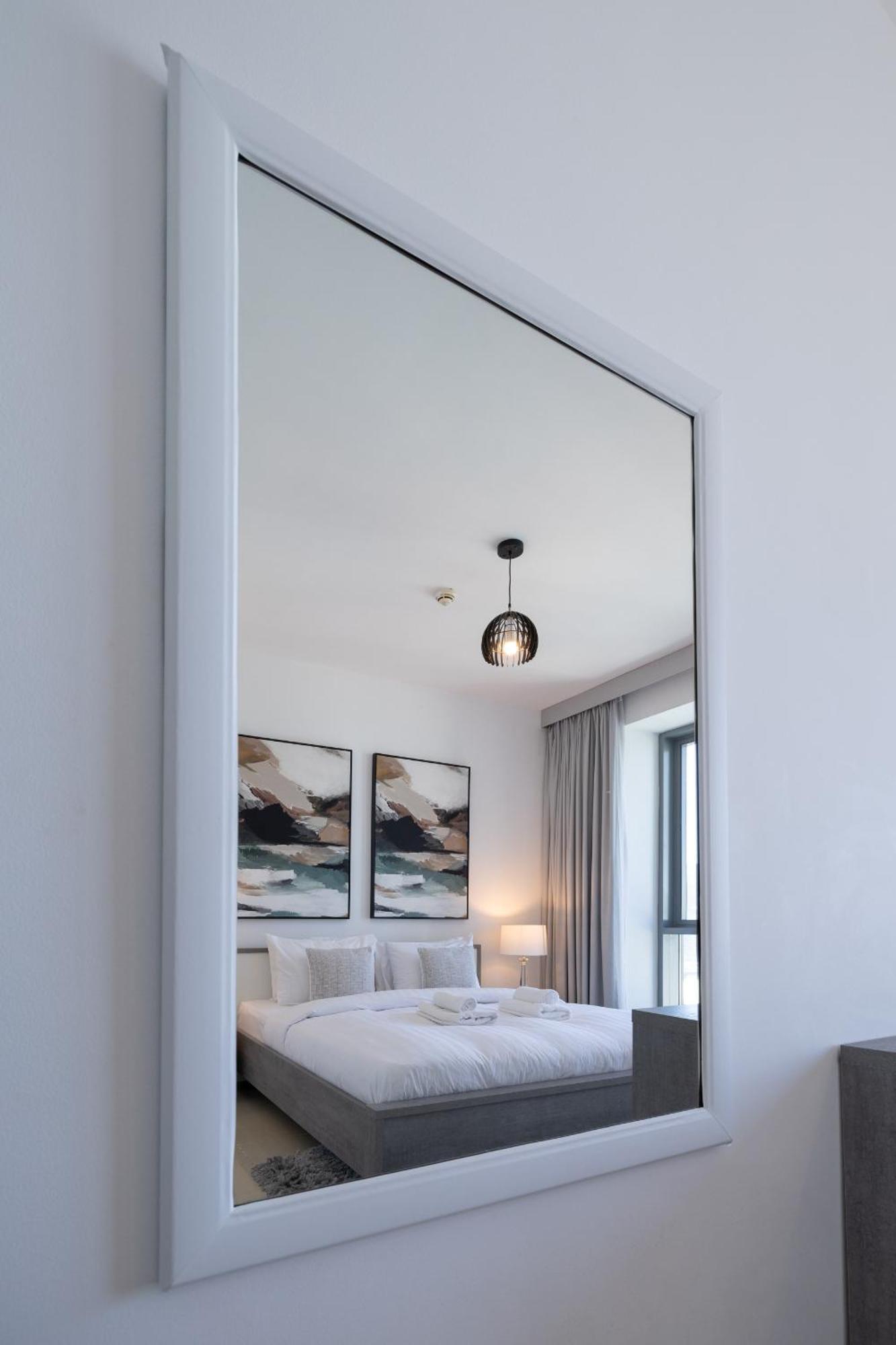 Signature Burj Khalifa View Residence Apartment