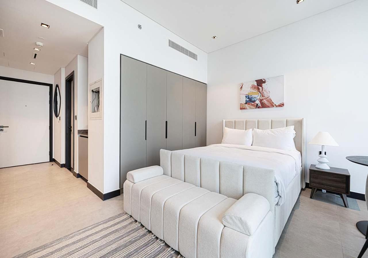 Apartment Chic With Amenities Dubai