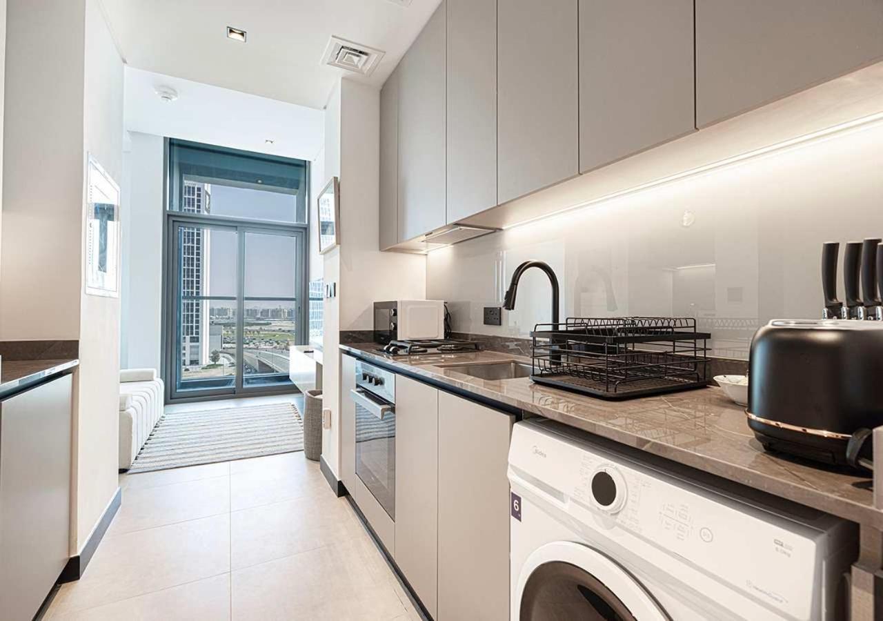 Apartment Chic With Amenities *