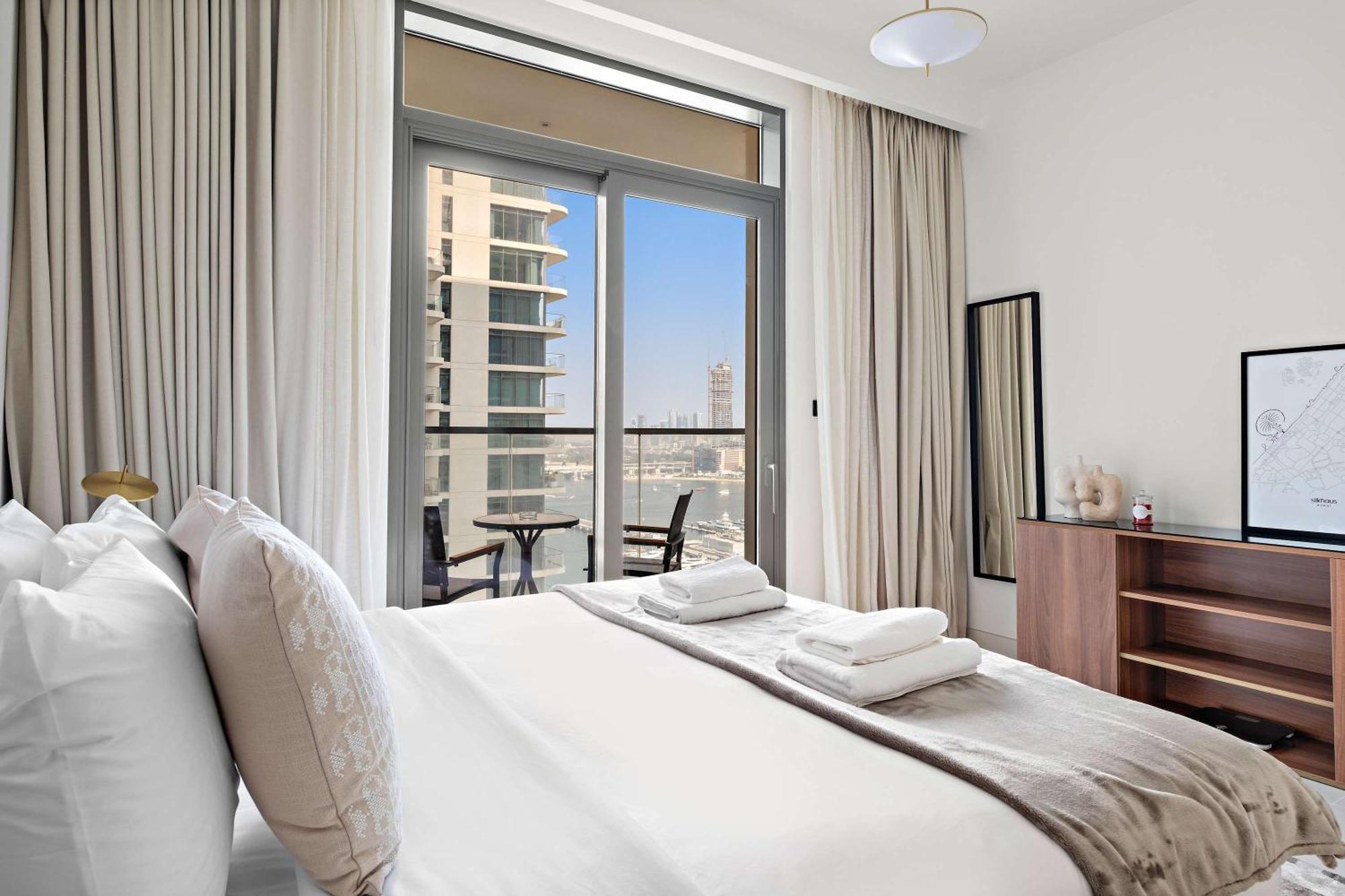 Silkhaus Waterfront 1br In Marina Vista Tower