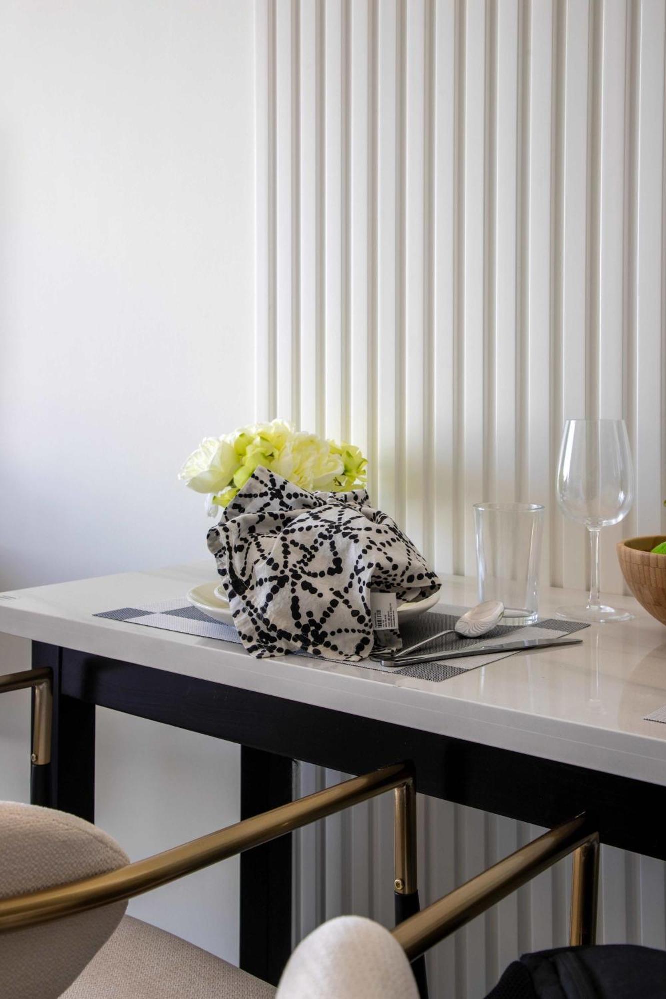 Frank Porter - Samana Golf Avenue Apartment Dubai