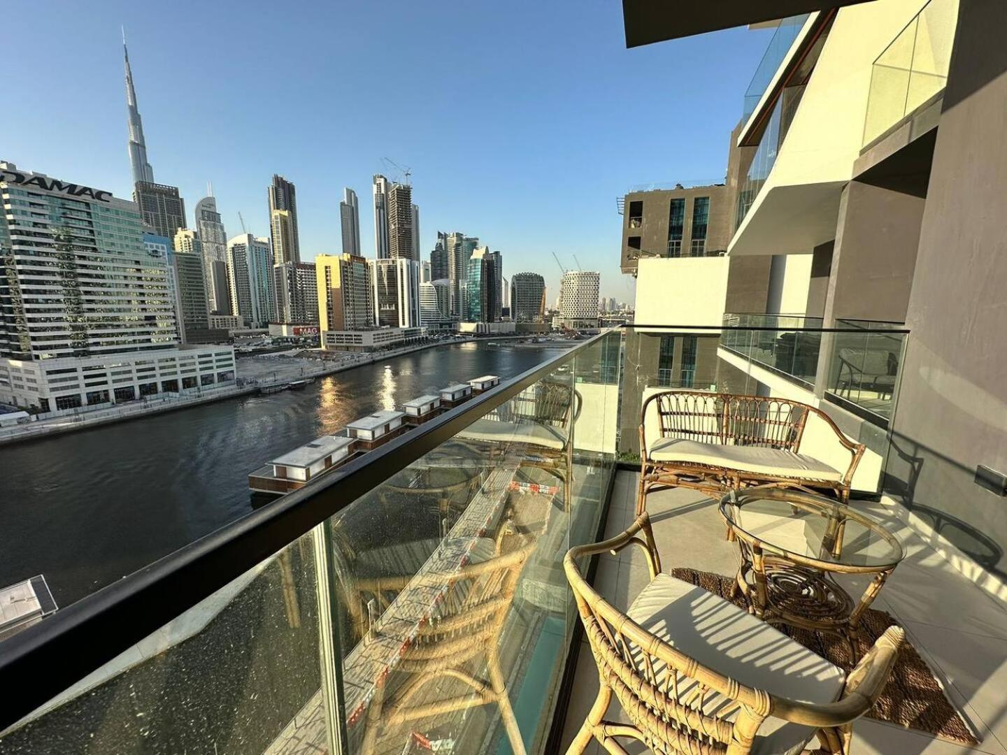 Elegant With Burj Khalifa & Canal Views *