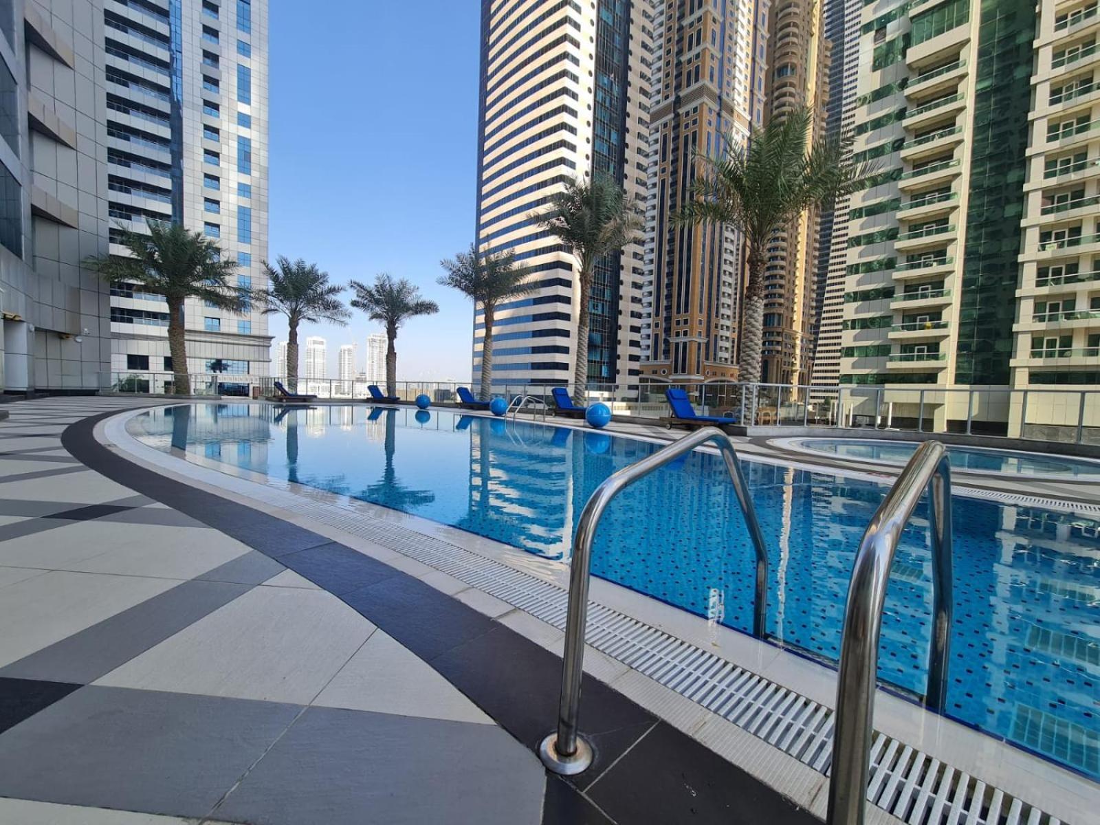 Classy Upgraded High Floor Prime Location Apartment