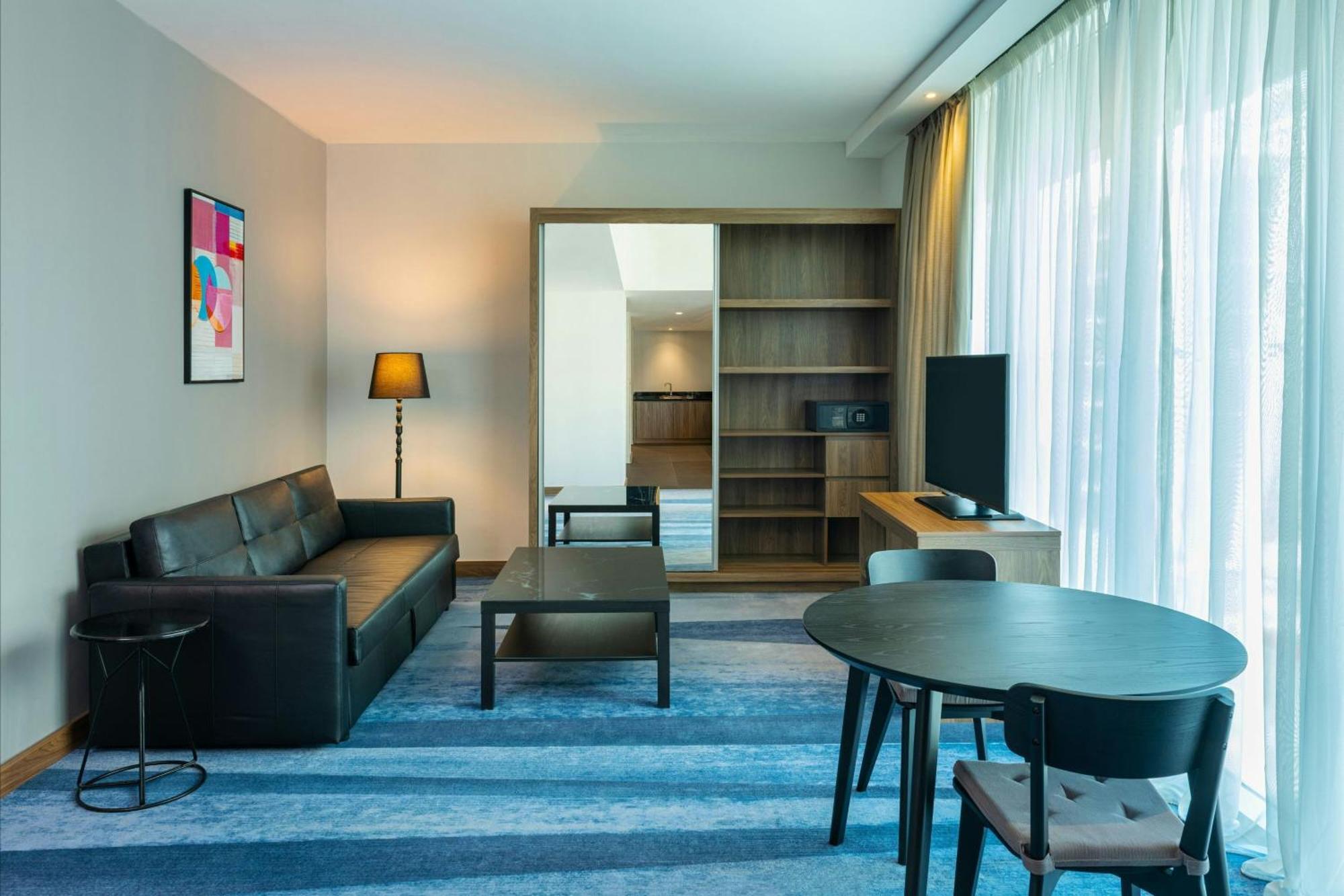 Aloft Palm Jumeirah Resort Dubai