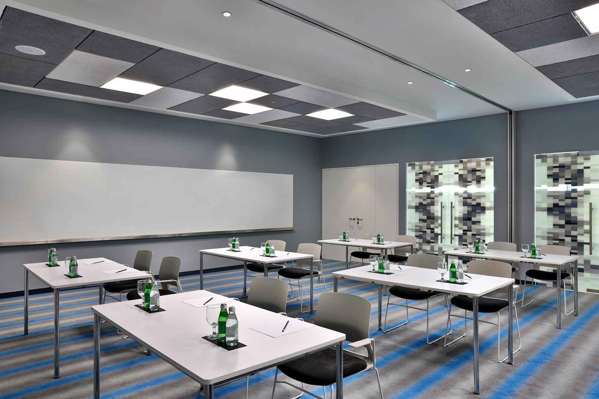 Hotel Aloft Al Mina, Jumeirah 4*
