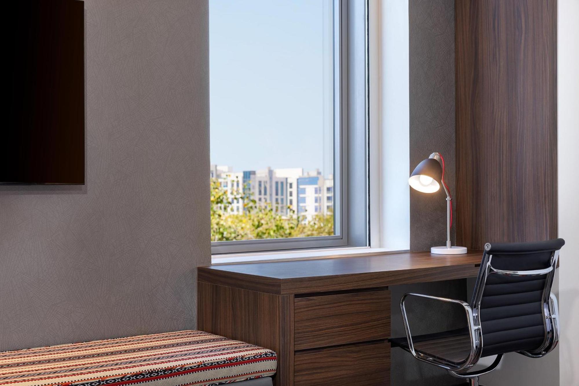 Aloft Al Mina, Jumeirah Hotel Dubai