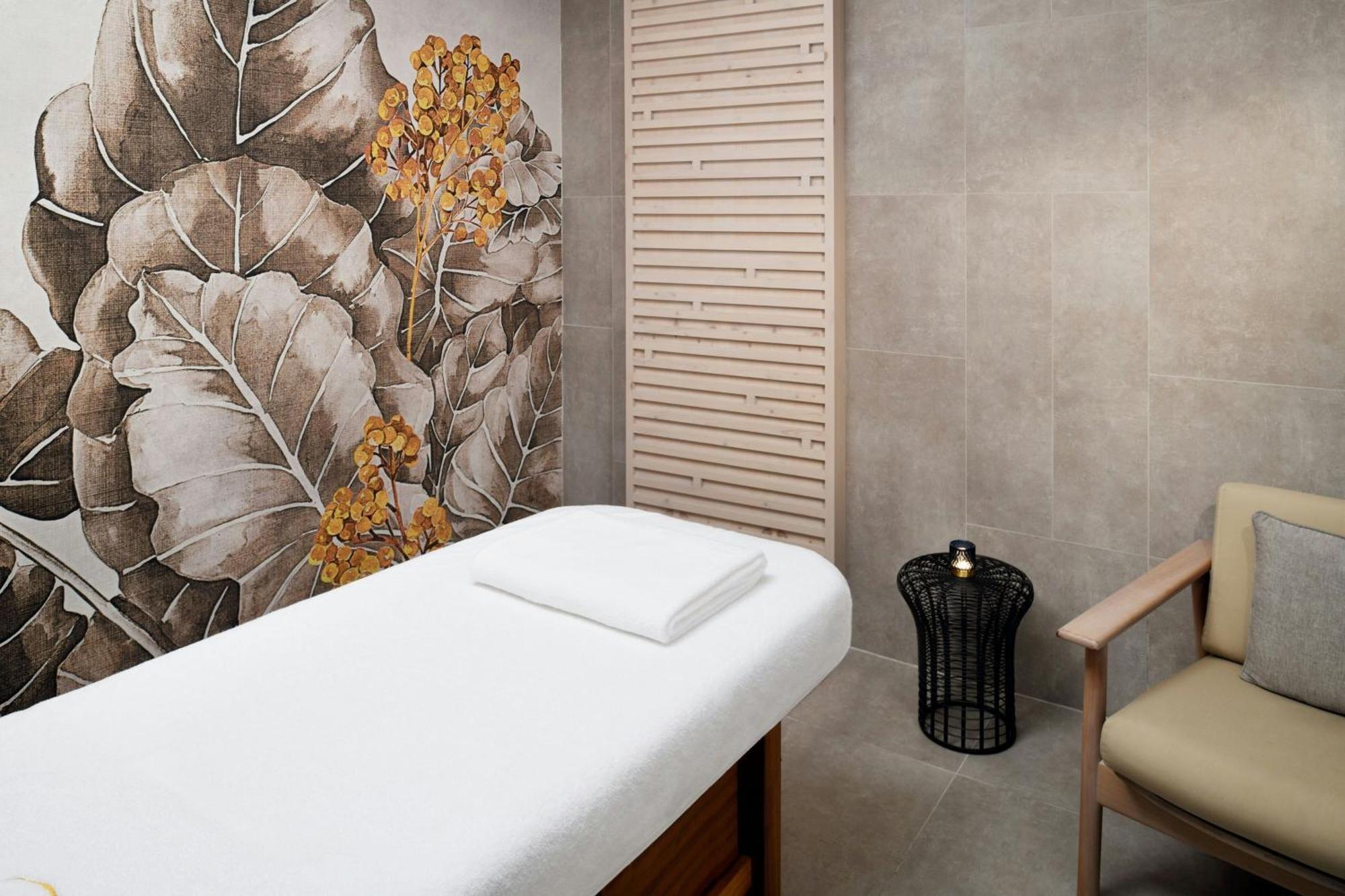 Courtyard By Marriott World Trade Centre, Hotel 4*
