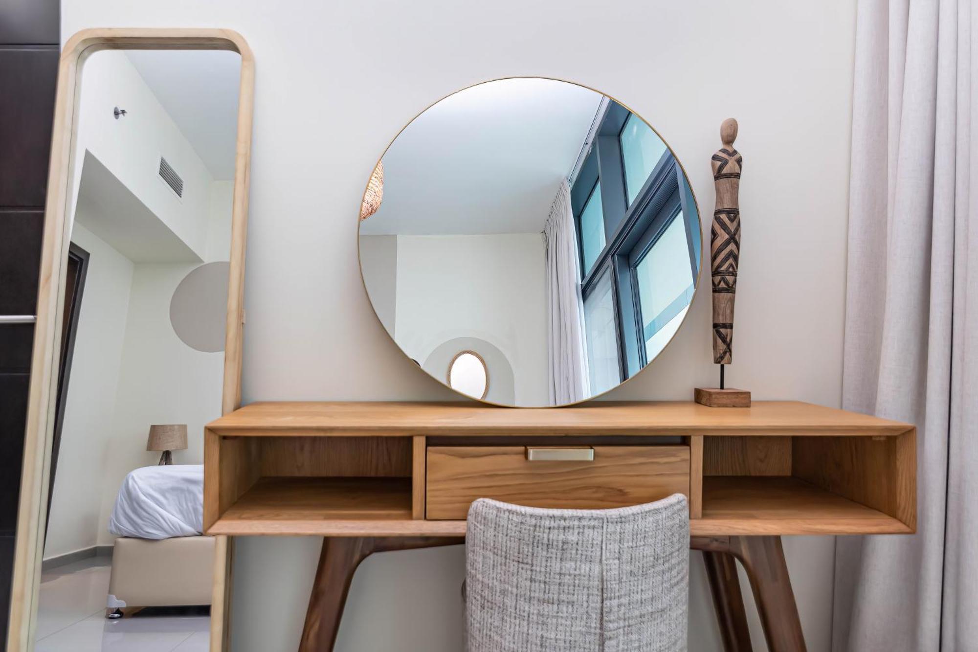 Citihome- 1br Business Bay Close To Metro Apartment *