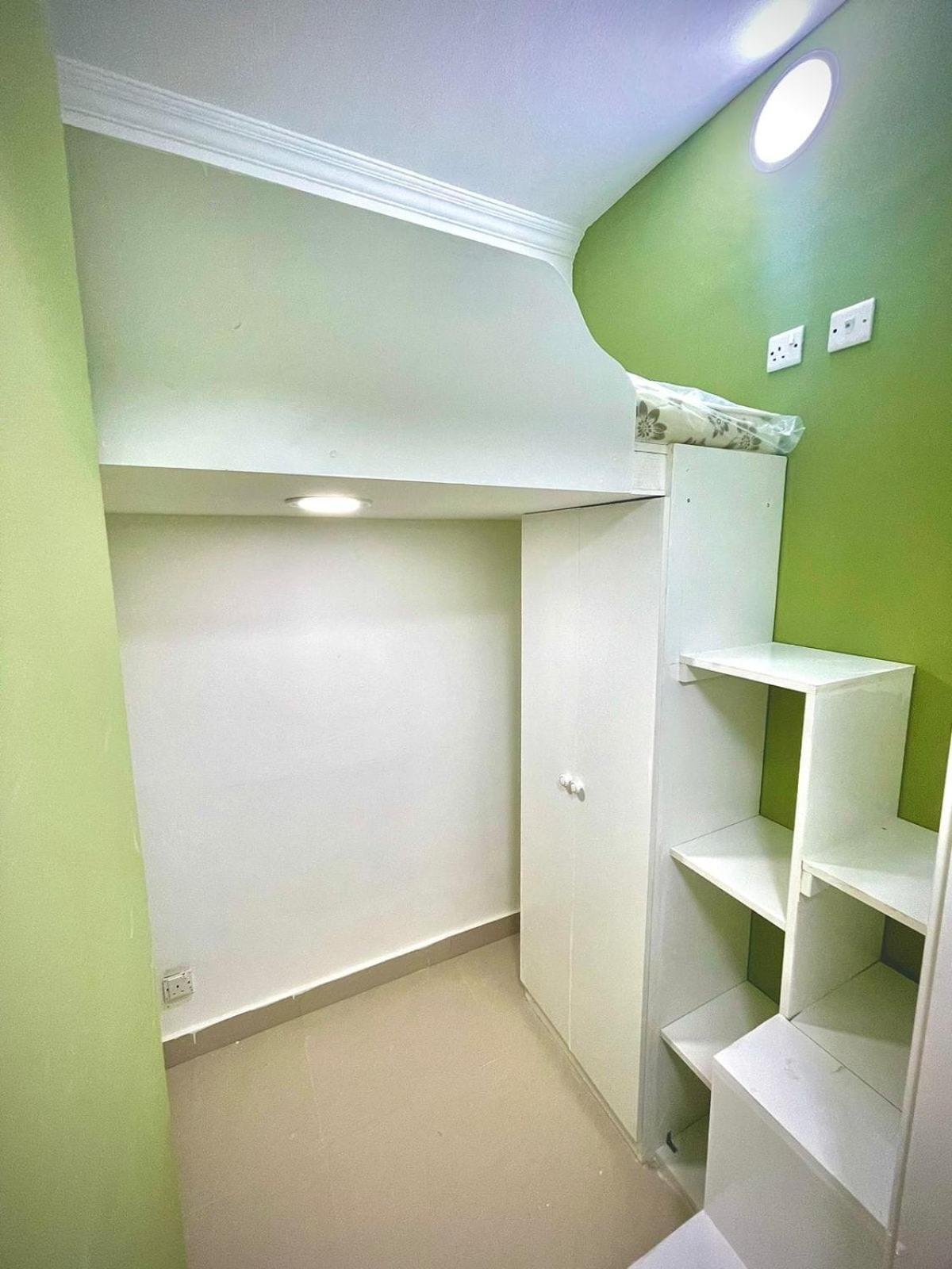 Partition Love hotel Dubai