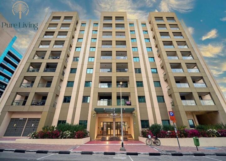 Apartment Modern Living Nestle With1bedroom- Full Kitchen Dubai