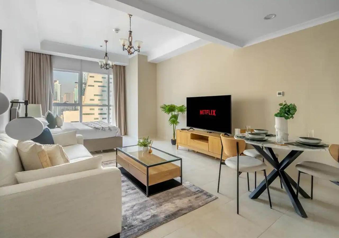 Elegant With Partial Sea View In Court Tower Apartment *