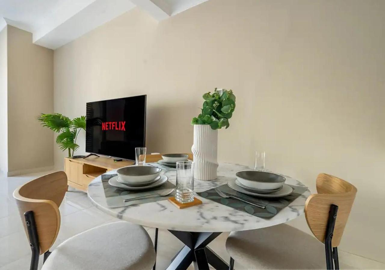 Apartment Elegant With Partial Sea View In Court Tower Dubai